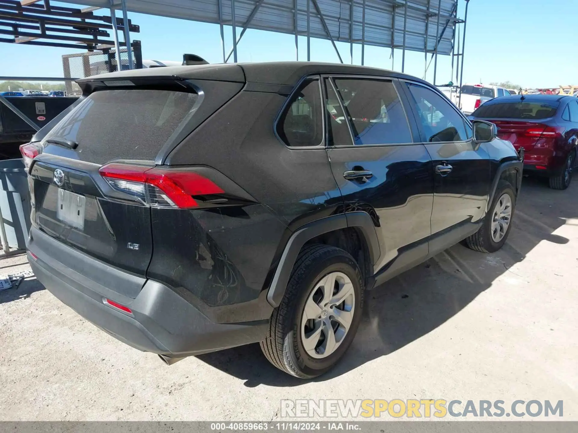 4 Photograph of a damaged car 2T3H1RFVXNW205691 TOYOTA RAV4 2022