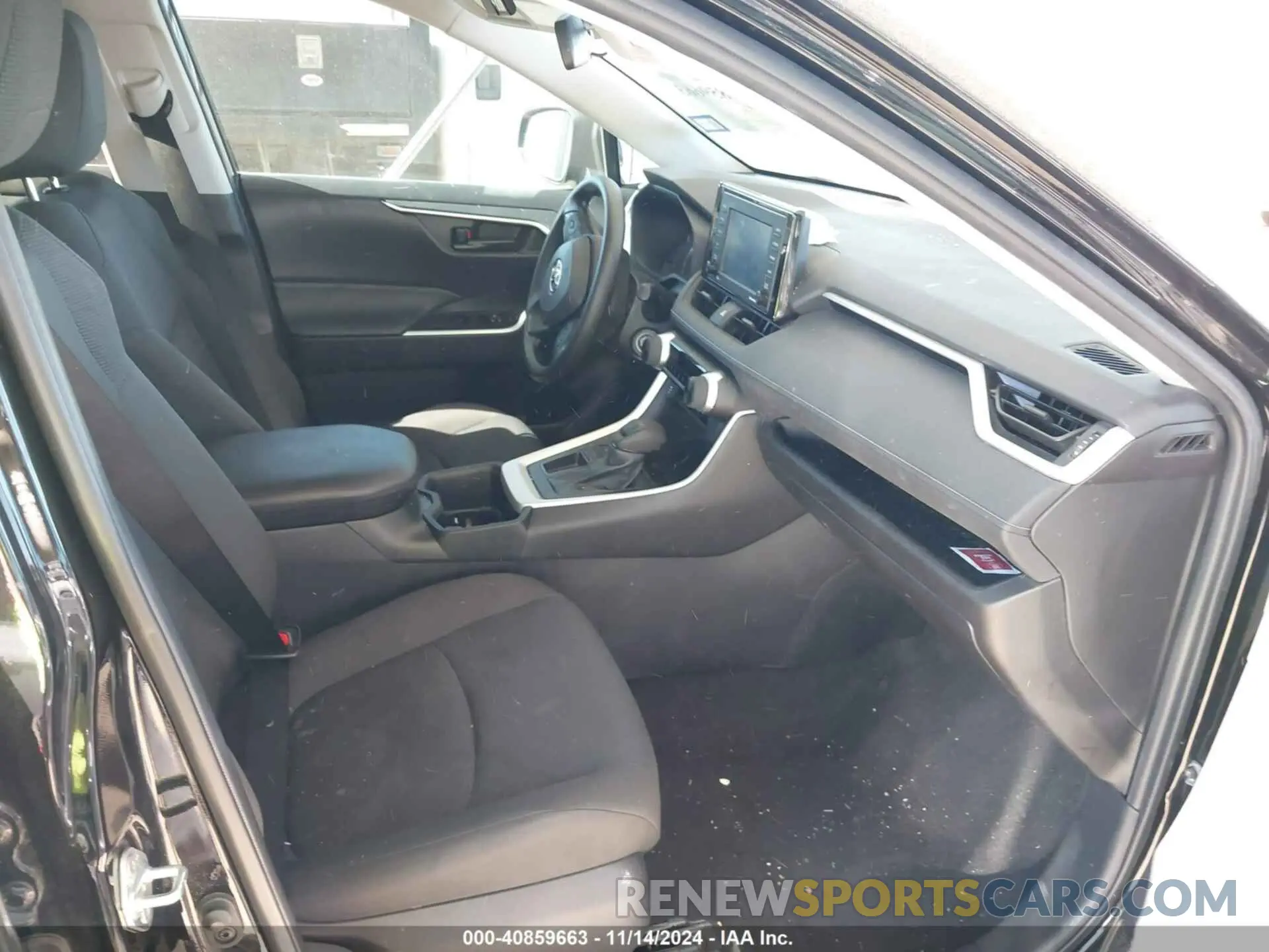 5 Photograph of a damaged car 2T3H1RFVXNW205691 TOYOTA RAV4 2022