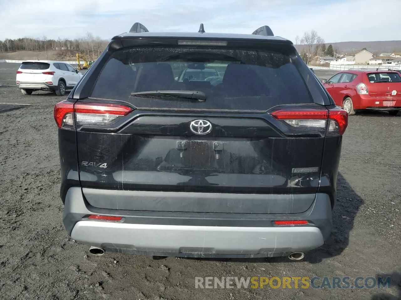 6 Photograph of a damaged car 2T3J1RFV0NW282135 TOYOTA RAV4 2022