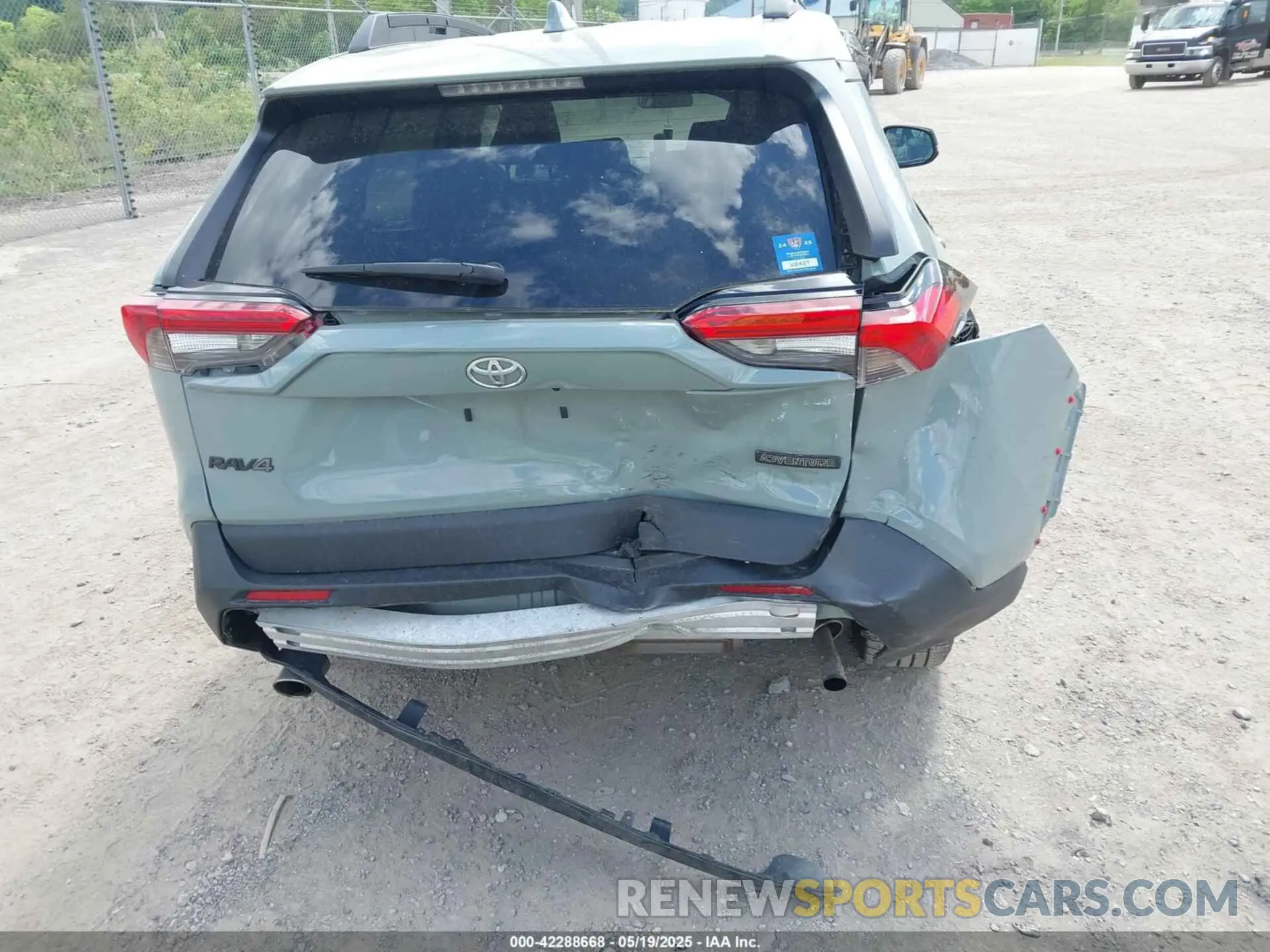 6 Photograph of a damaged car 2T3J1RFV2NW267281 TOYOTA RAV4 2022