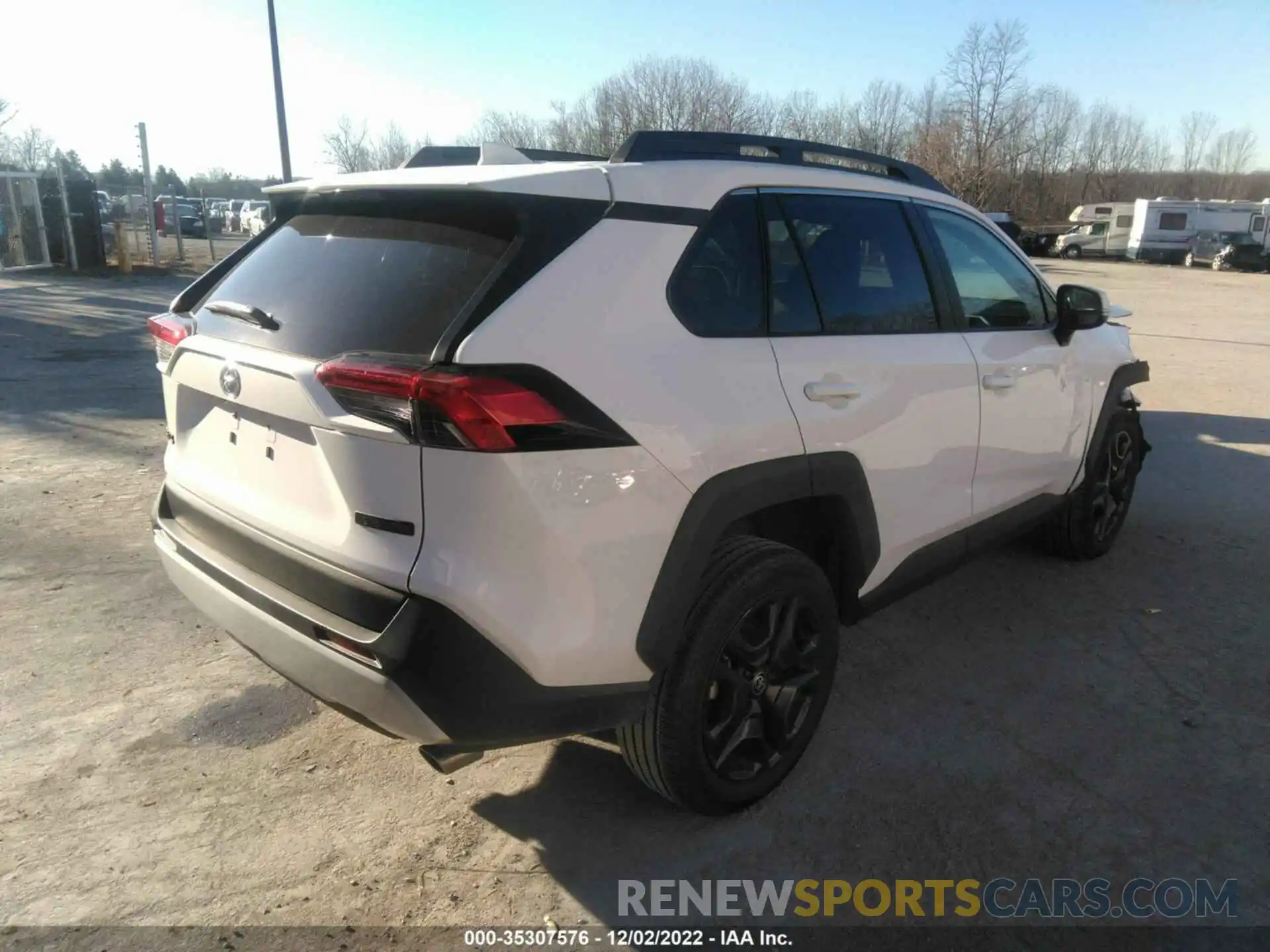 4 Photograph of a damaged car 2T3J1RFV3NW264986 TOYOTA RAV4 2022