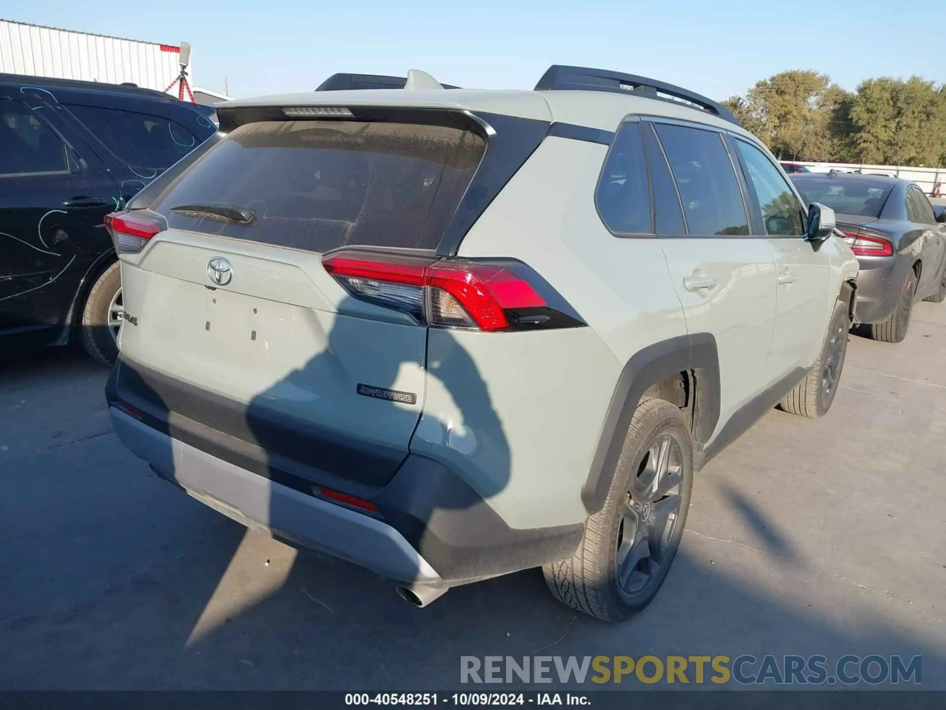 4 Photograph of a damaged car 2T3J1RFV5NW296807 TOYOTA RAV4 2022