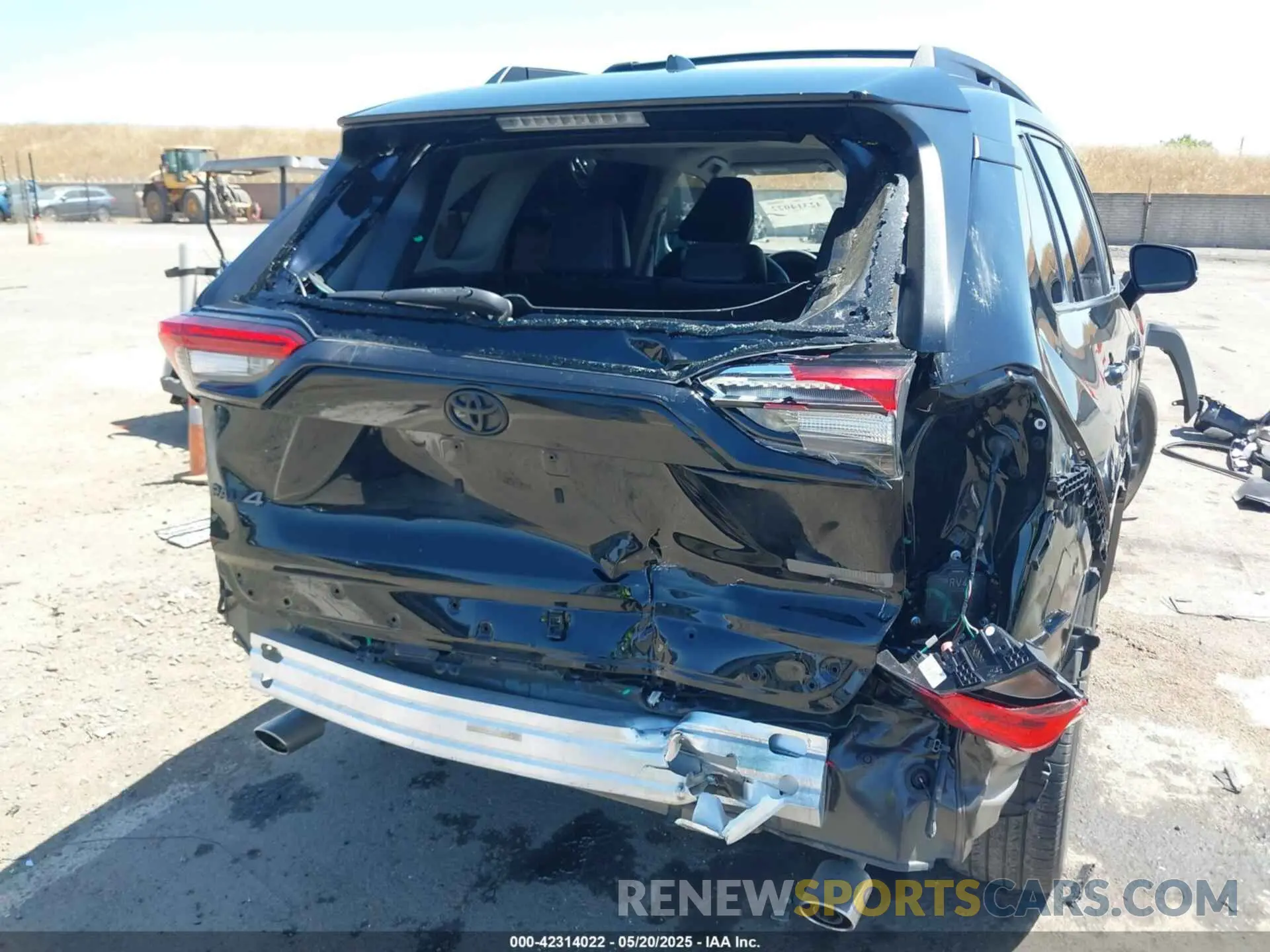 6 Photograph of a damaged car 2T3J1RFV8NW266510 TOYOTA RAV4 2022