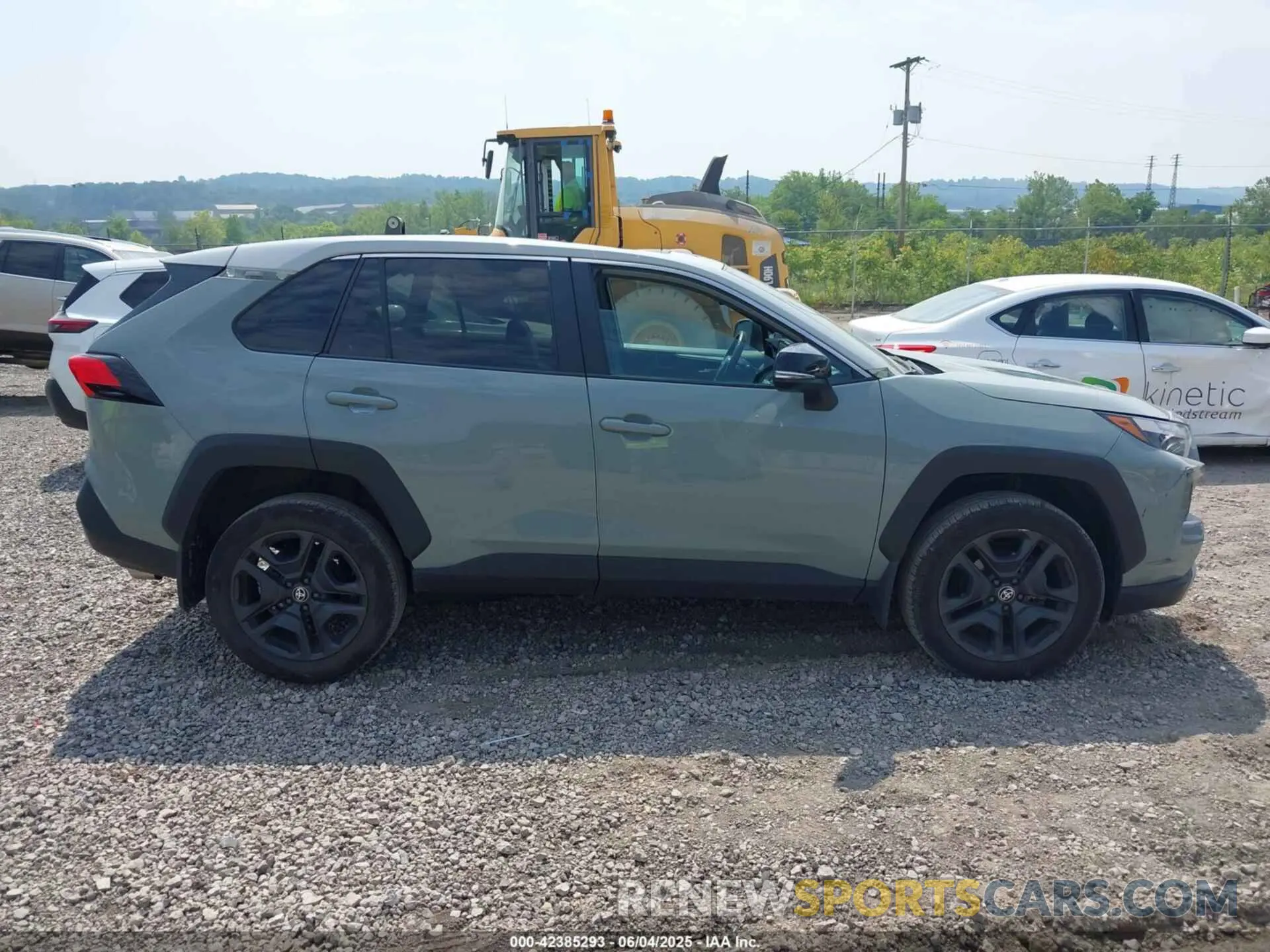 14 Photograph of a damaged car 2T3J1RFV8NW314815 TOYOTA RAV4 2022