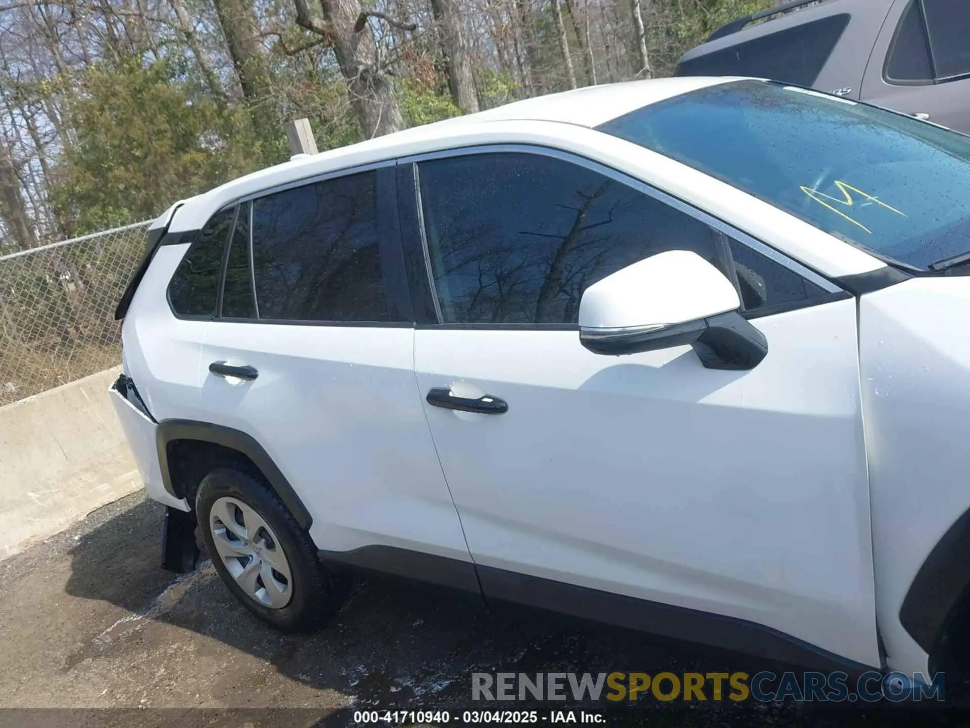 14 Photograph of a damaged car 2T3K1RFV1NC173348 TOYOTA RAV4 2022