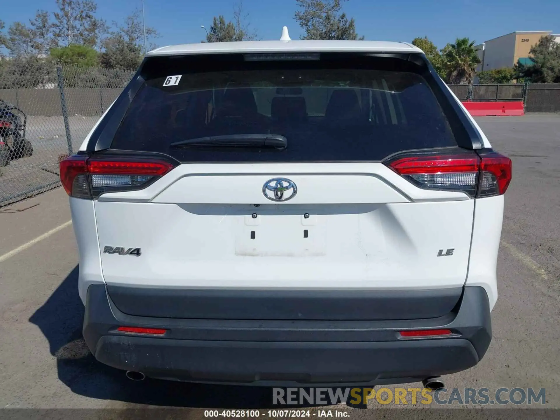 17 Photograph of a damaged car 2T3K1RFV1NC201732 TOYOTA RAV4 2022