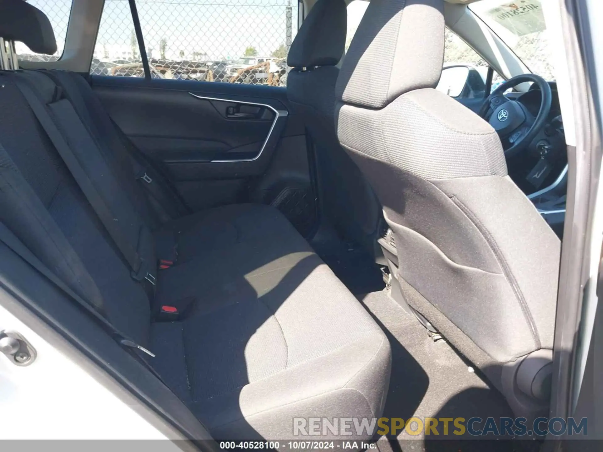 8 Photograph of a damaged car 2T3K1RFV1NC201732 TOYOTA RAV4 2022