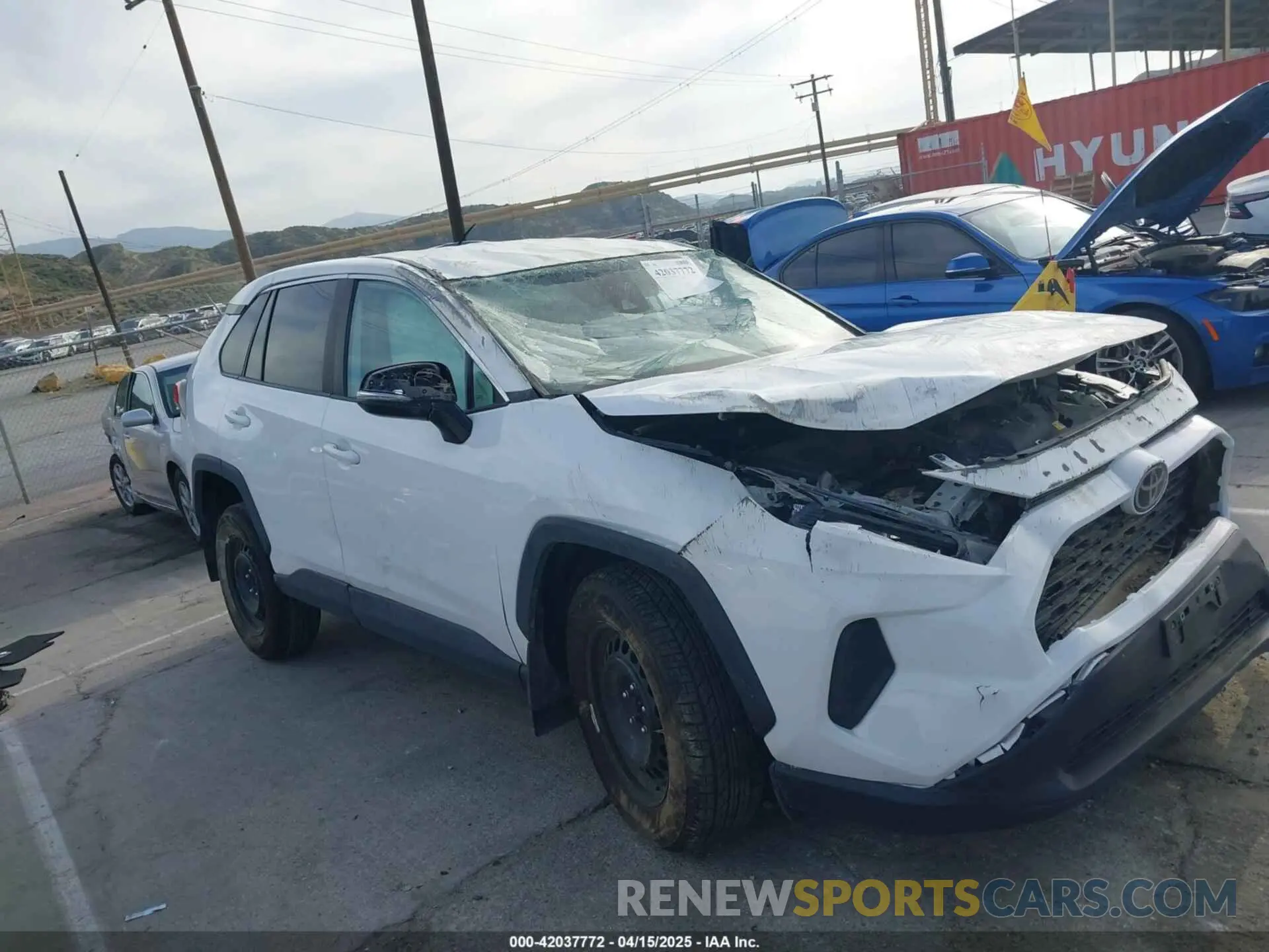 1 Photograph of a damaged car 2T3K1RFV3NC188126 TOYOTA RAV4 2022