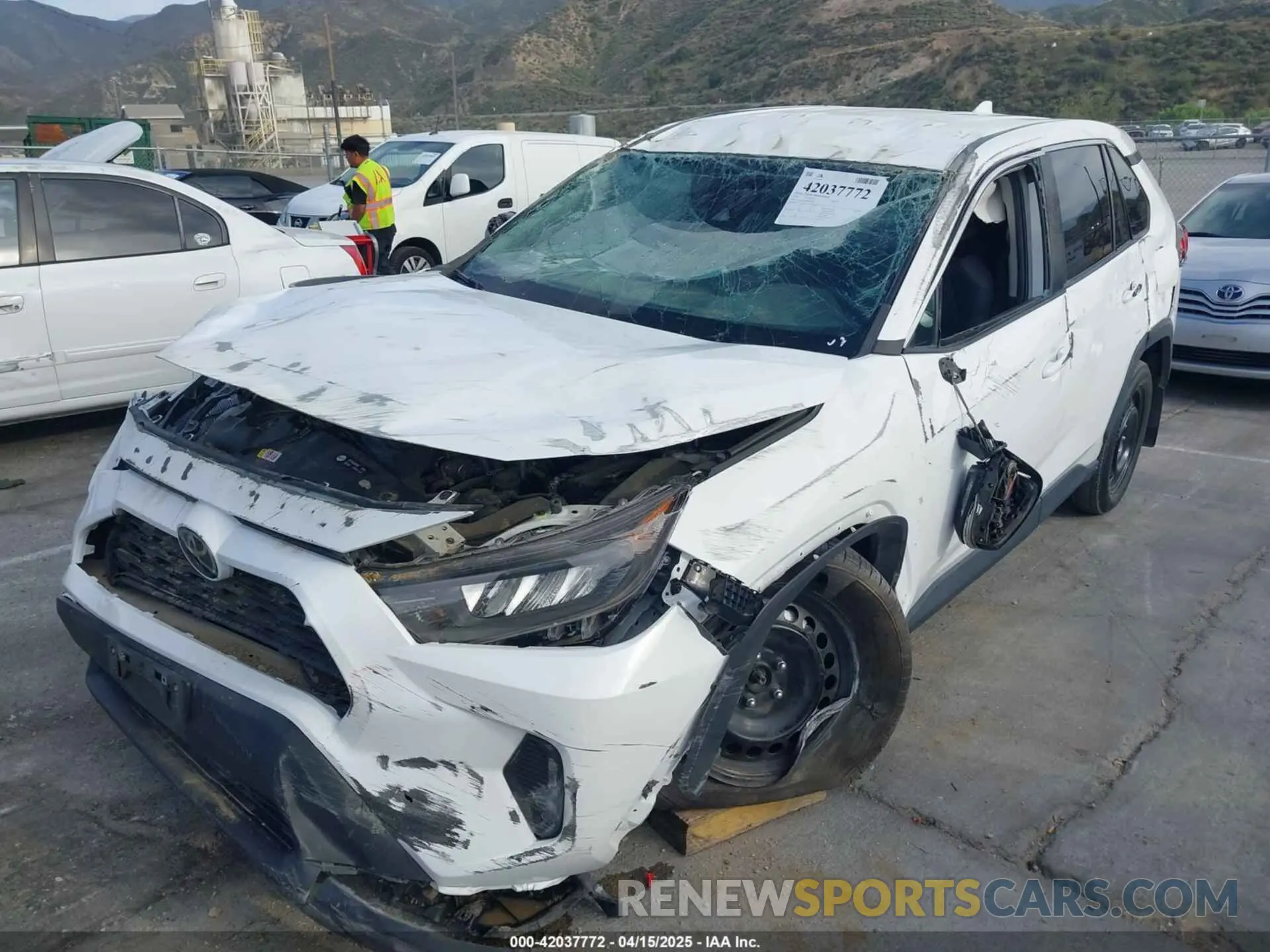 2 Photograph of a damaged car 2T3K1RFV3NC188126 TOYOTA RAV4 2022