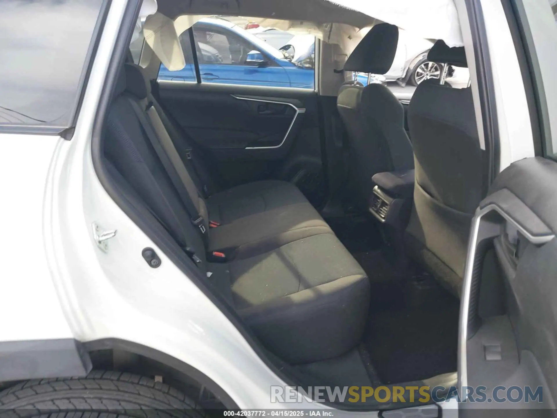 8 Photograph of a damaged car 2T3K1RFV3NC188126 TOYOTA RAV4 2022