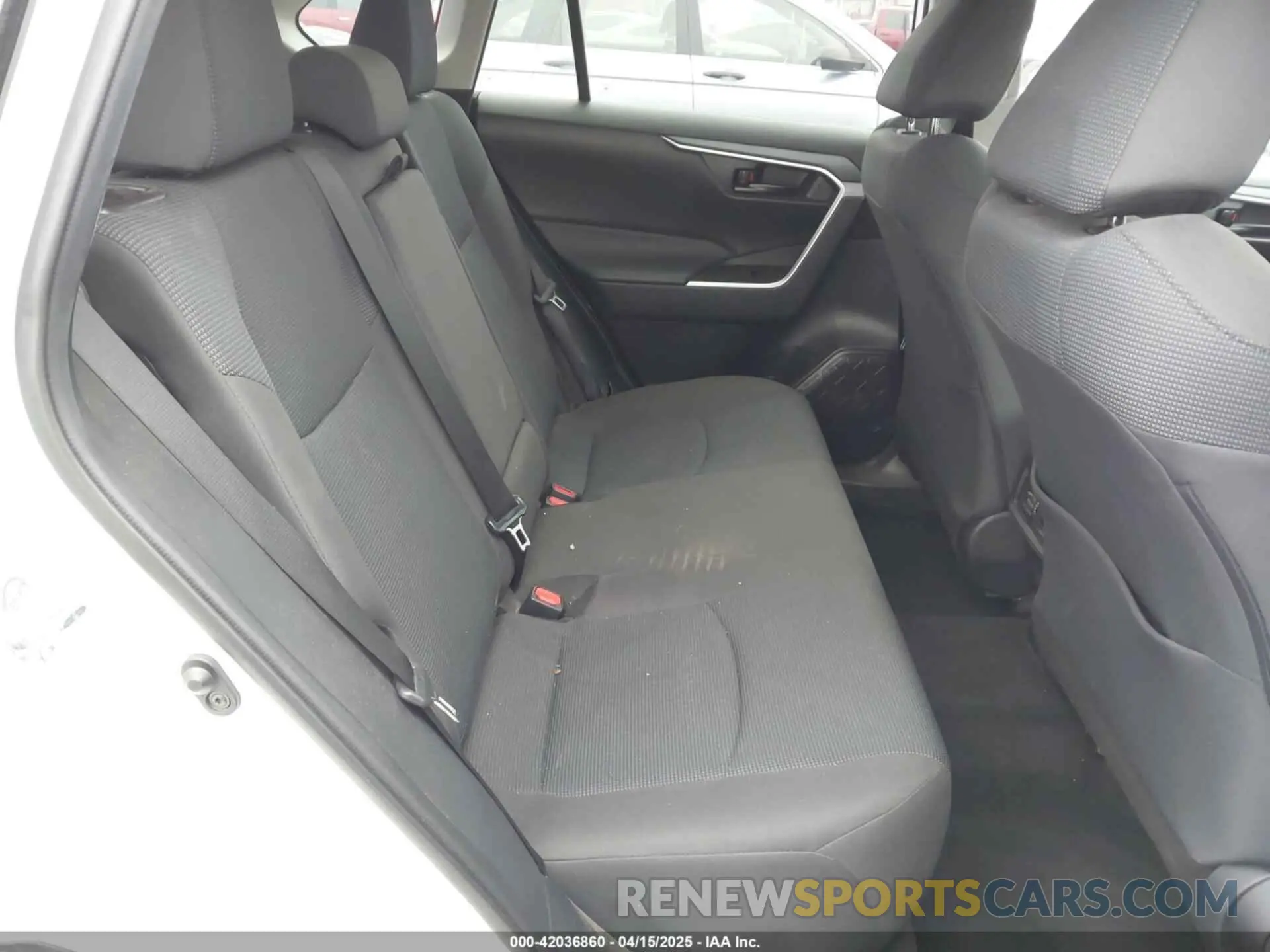 8 Photograph of a damaged car 2T3K1RFV3NW201634 TOYOTA RAV4 2022