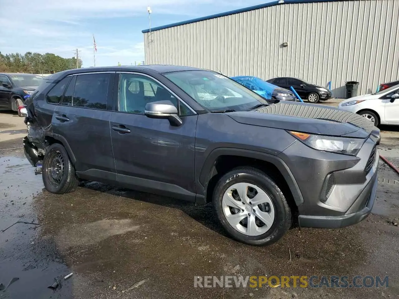 4 Photograph of a damaged car 2T3K1RFVXNC195526 TOYOTA RAV4 2022