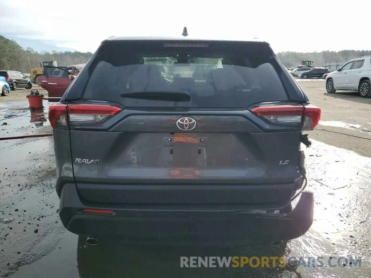 6 Photograph of a damaged car 2T3K1RFVXNC195526 TOYOTA RAV4 2022