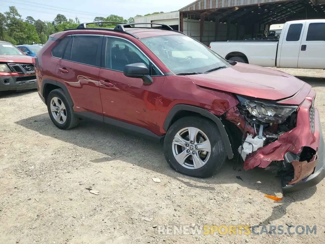 4 Photograph of a damaged car 2T3LWRFV1NW142962 TOYOTA RAV4 2022