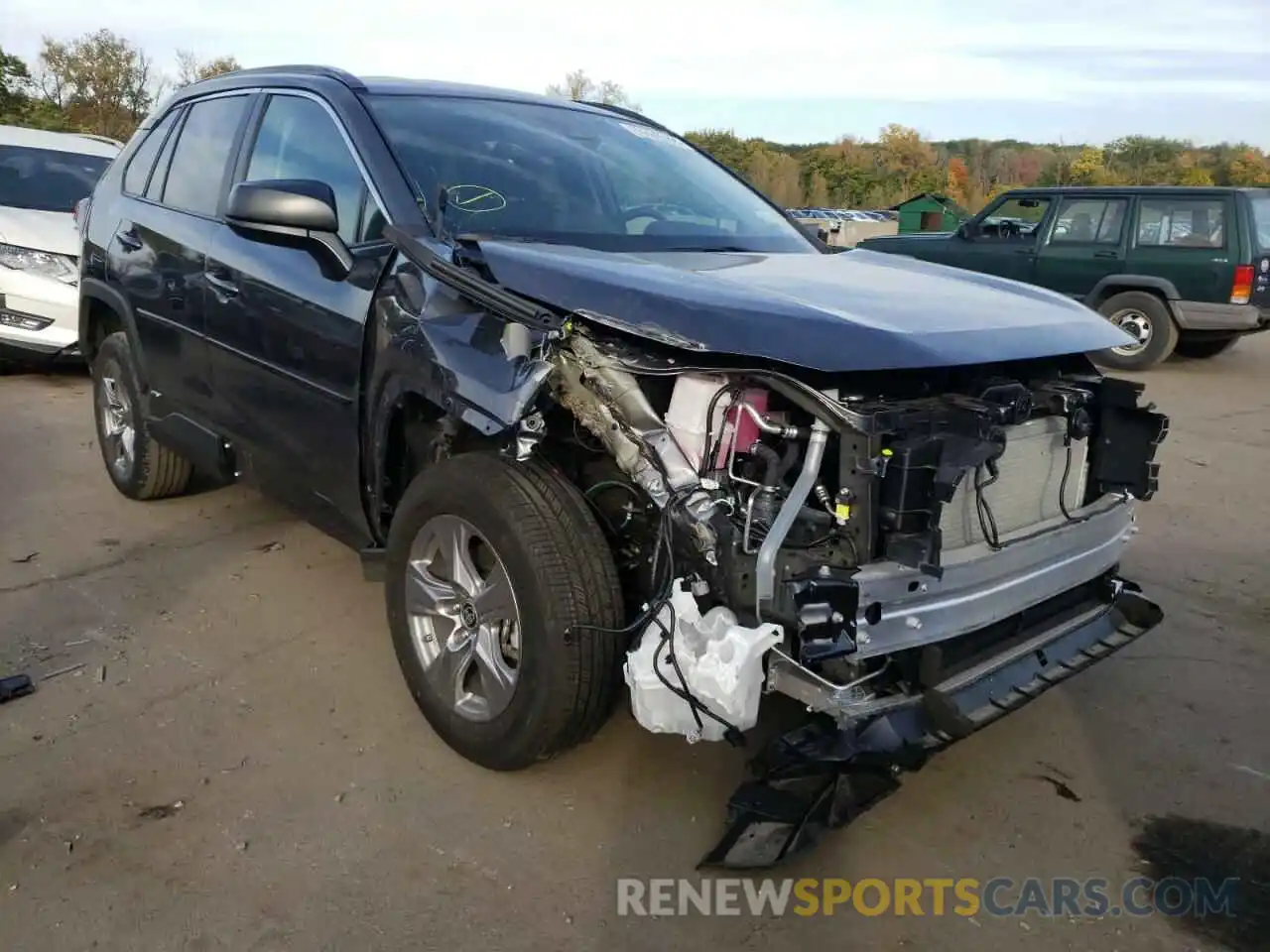 1 Photograph of a damaged car 2T3LWRFV3NW136905 TOYOTA RAV4 2022