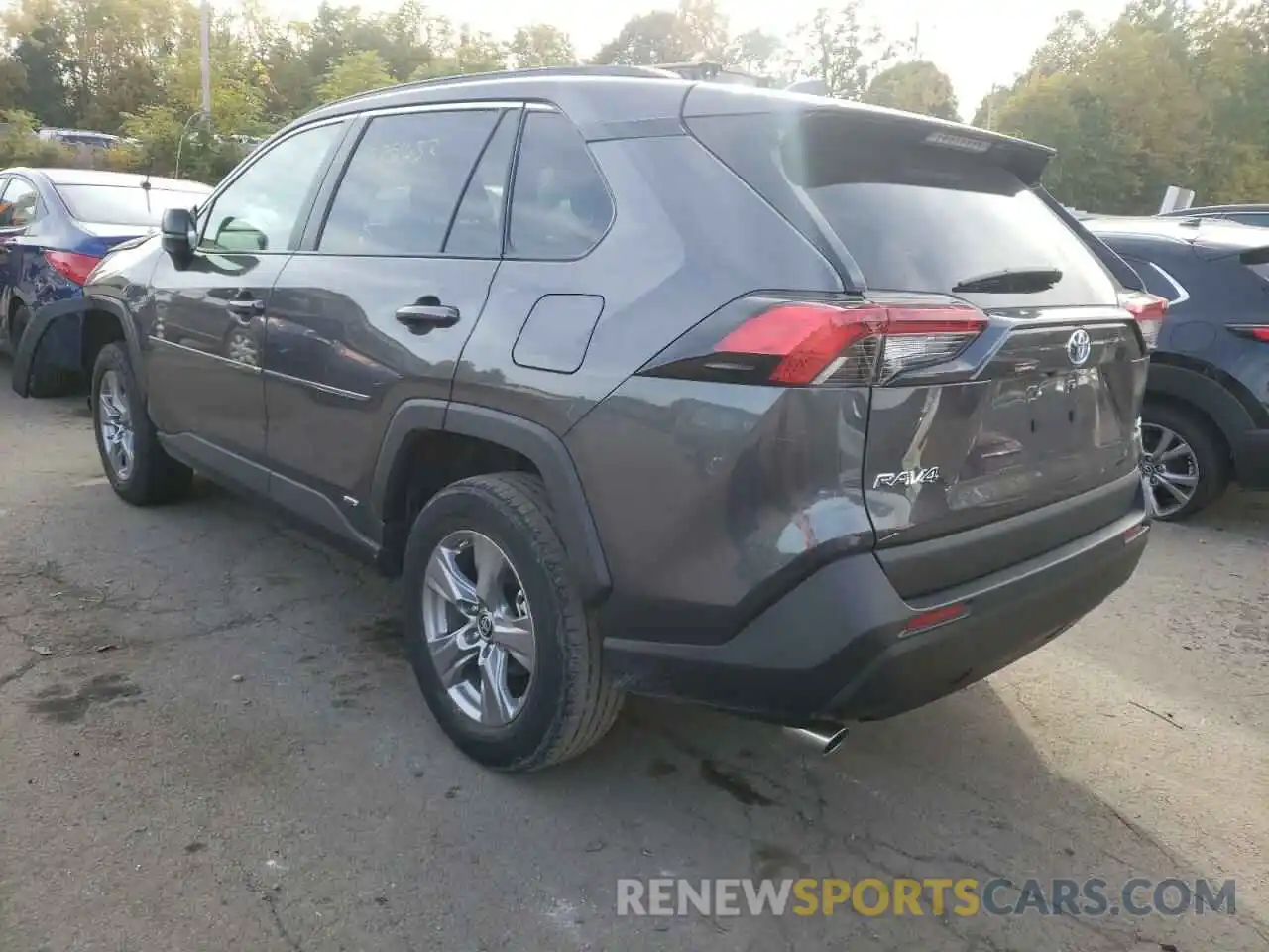 3 Photograph of a damaged car 2T3LWRFV3NW136905 TOYOTA RAV4 2022