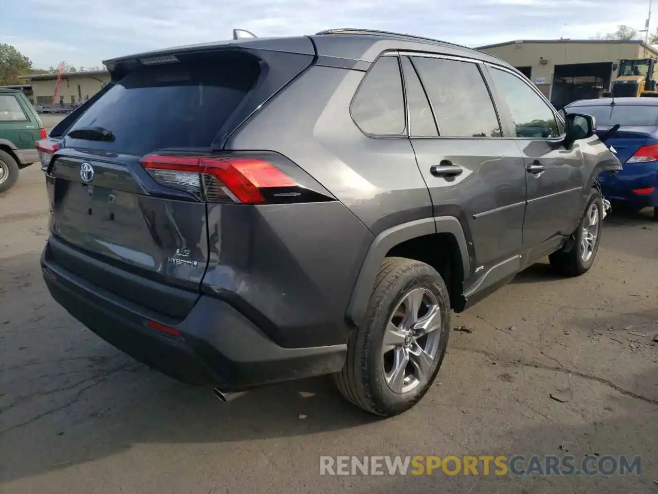 4 Photograph of a damaged car 2T3LWRFV3NW136905 TOYOTA RAV4 2022