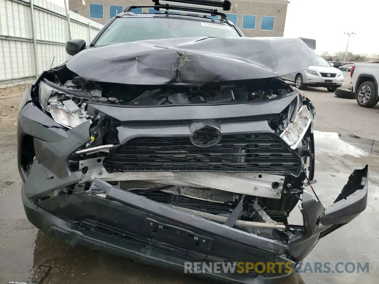 5 Photograph of a damaged car 2T3LWRFV6NW141595 TOYOTA RAV4 2022