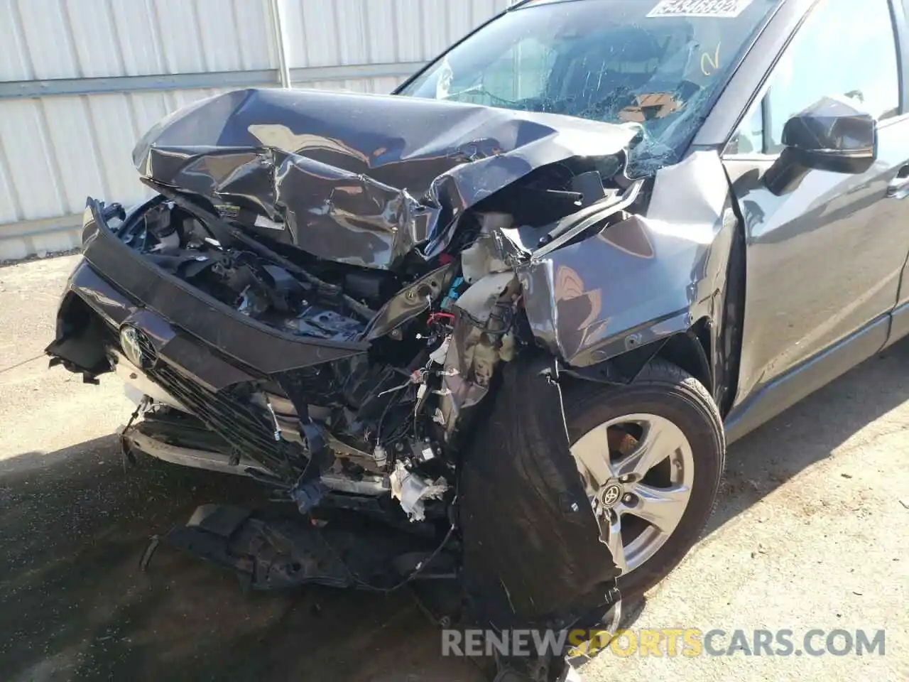 9 Photograph of a damaged car 2T3MWRFV4NW135816 TOYOTA RAV4 2022