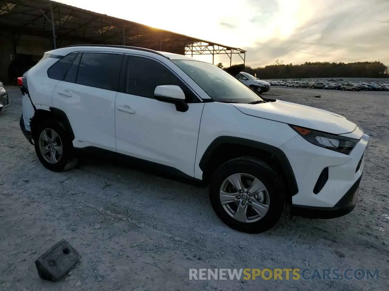 4 Photograph of a damaged car 2T3MWRFV7NW141240 TOYOTA RAV4 2022