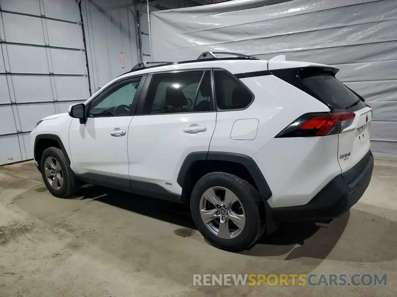 2 Photograph of a damaged car 2T3MWRFV8NW130943 TOYOTA RAV4 2022