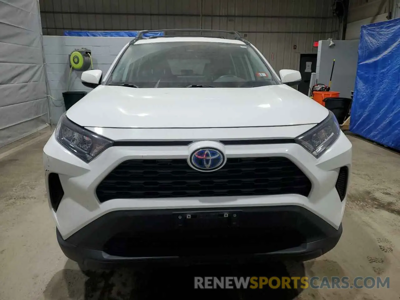 5 Photograph of a damaged car 2T3MWRFV8NW130943 TOYOTA RAV4 2022
