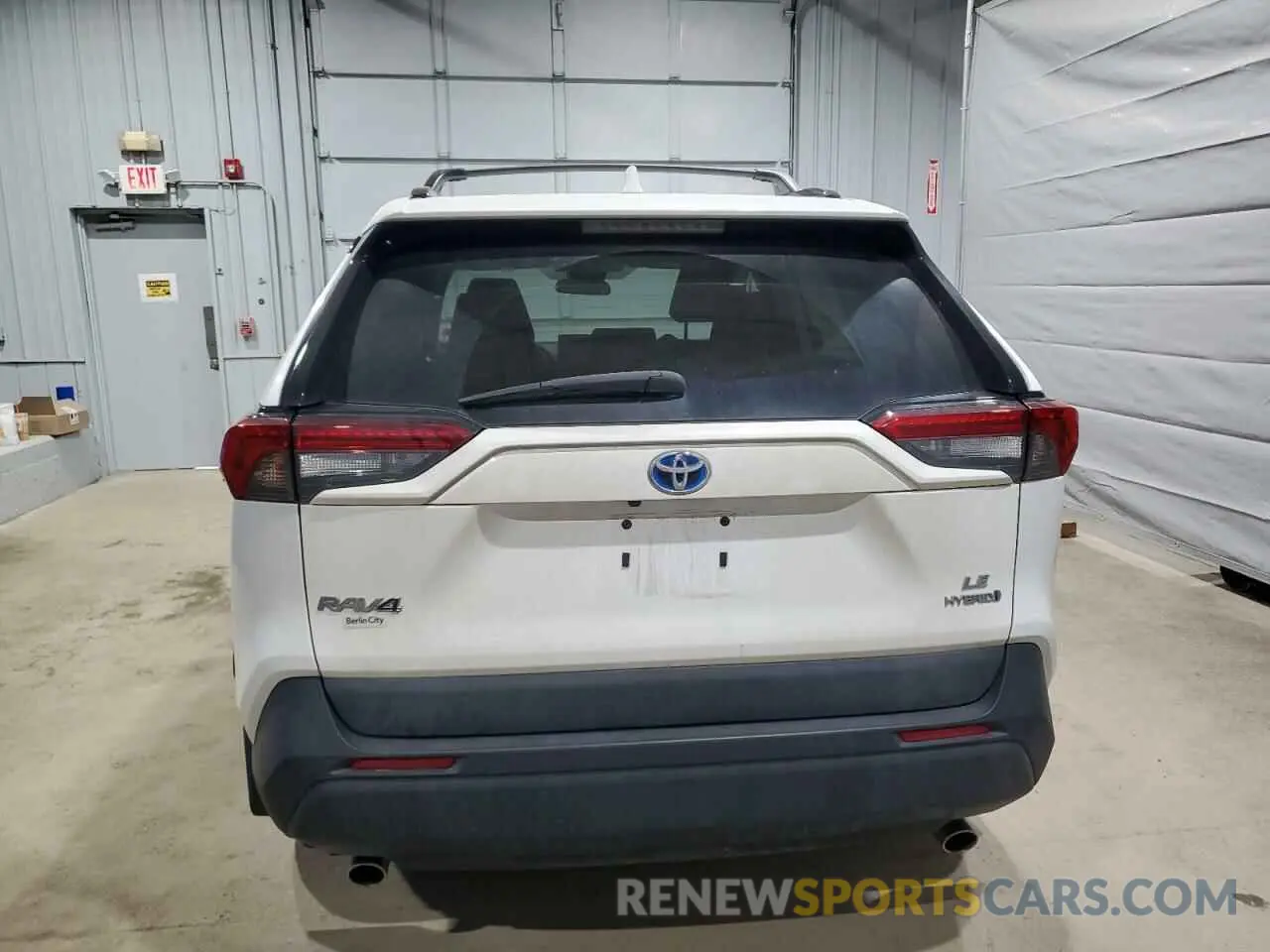 6 Photograph of a damaged car 2T3MWRFV8NW130943 TOYOTA RAV4 2022