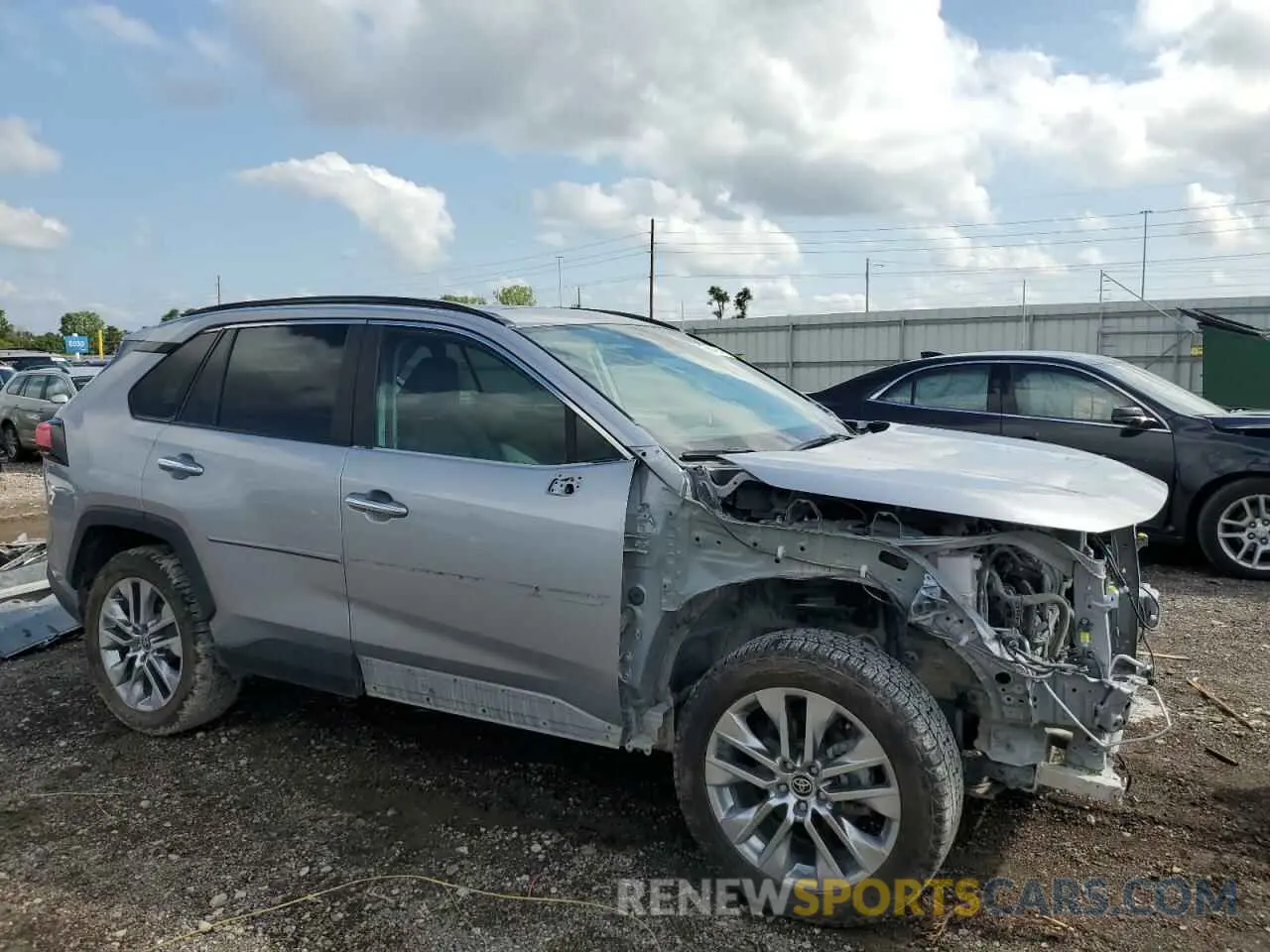 4 Photograph of a damaged car 2T3N1RFVXNC257147 TOYOTA RAV4 2022