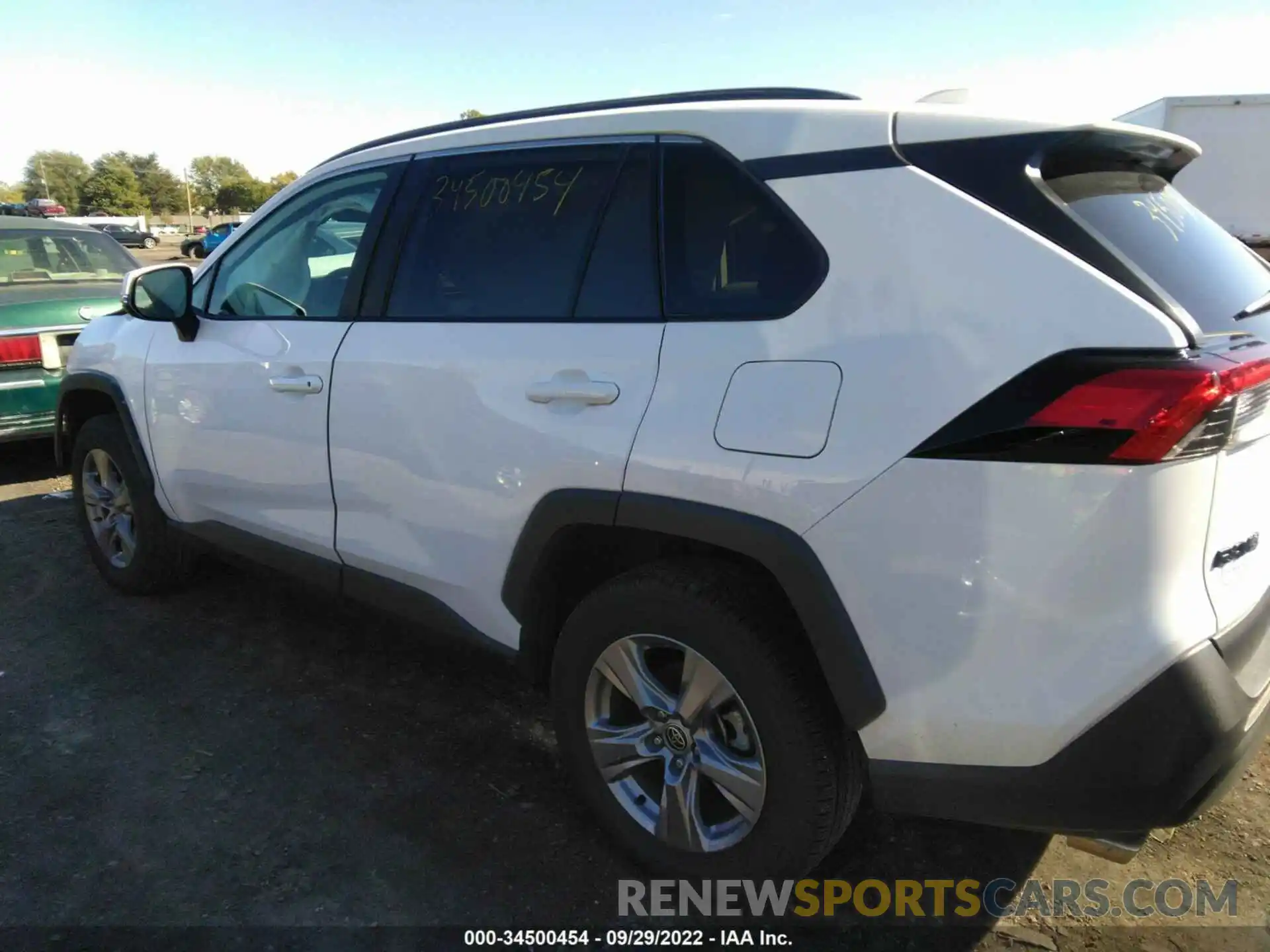 3 Photograph of a damaged car 2T3P1RFV0NC270403 TOYOTA RAV4 2022