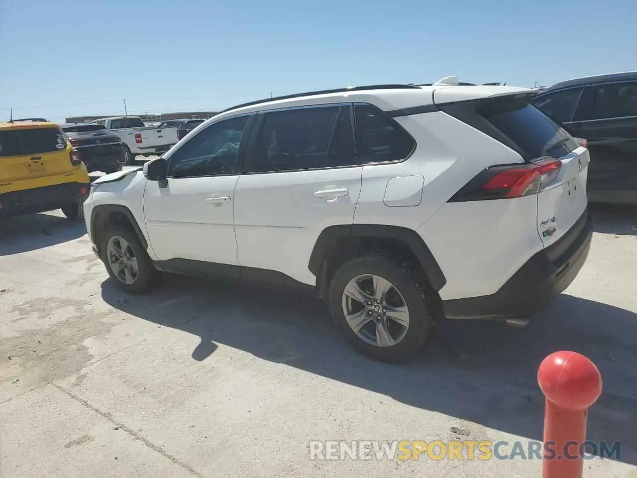 2 Photograph of a damaged car 2T3P1RFV0NC274807 TOYOTA RAV4 2022