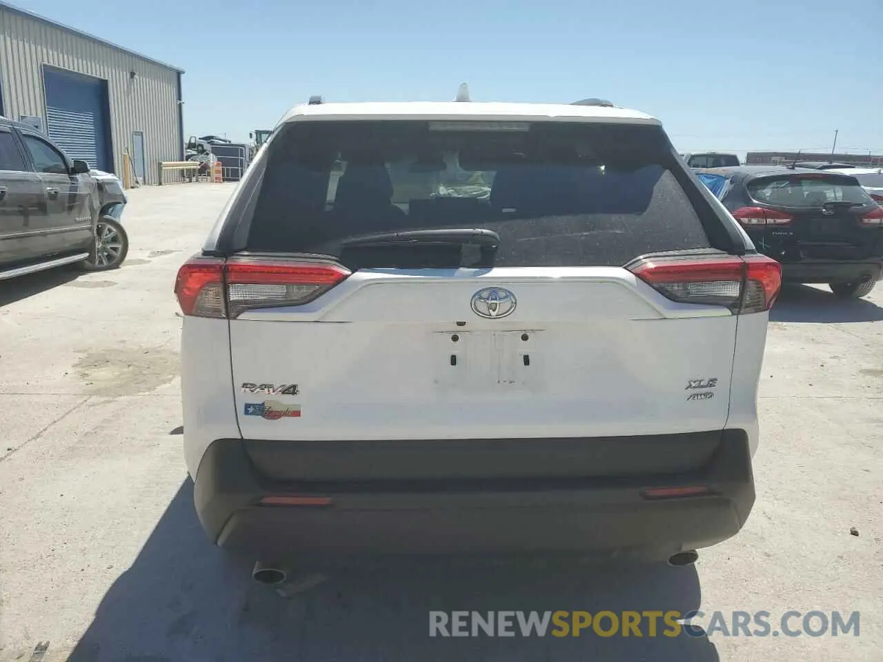 6 Photograph of a damaged car 2T3P1RFV0NC274807 TOYOTA RAV4 2022