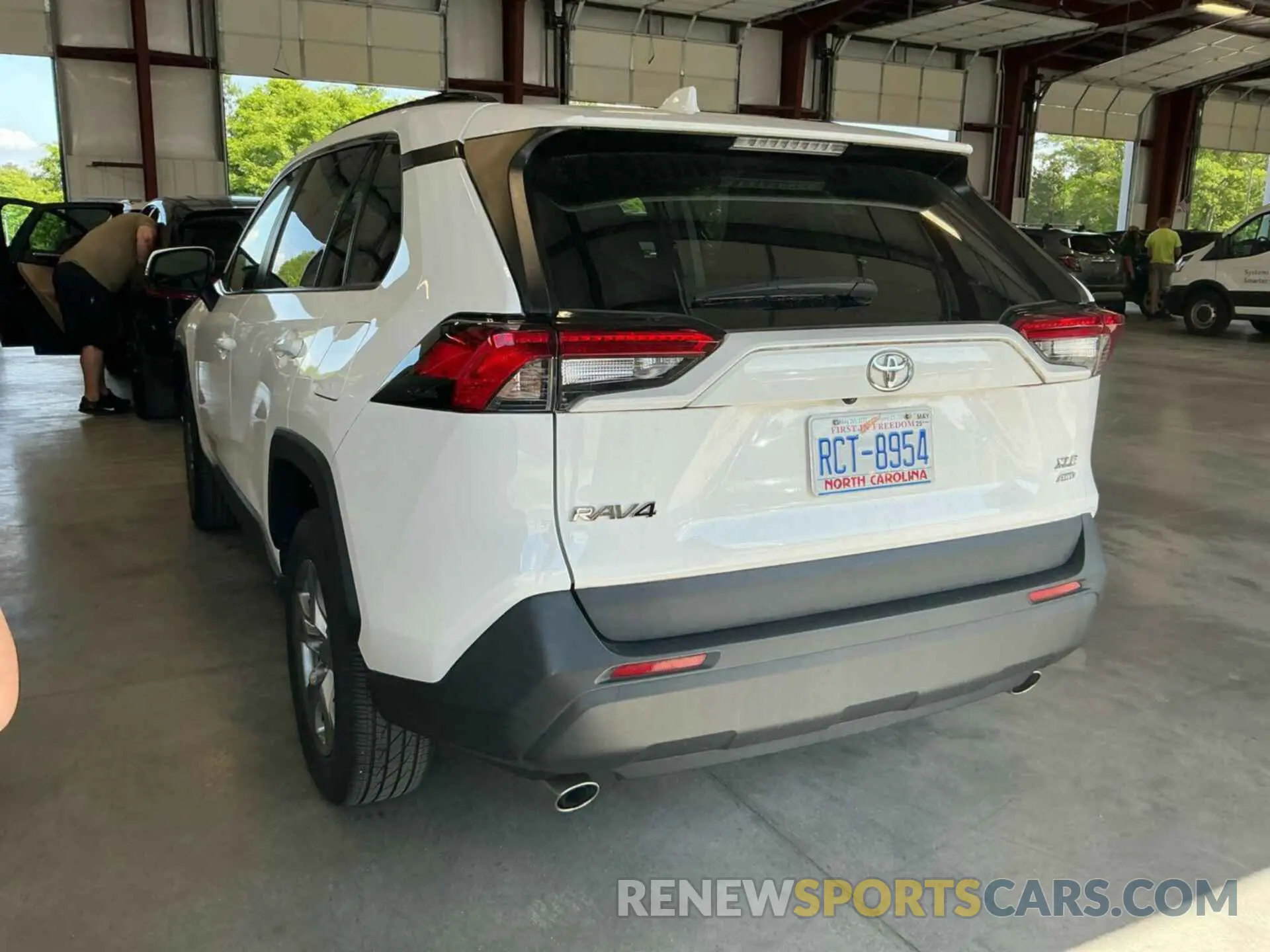 14 Photograph of a damaged car 2T3P1RFV0NC281871 TOYOTA RAV4 2022