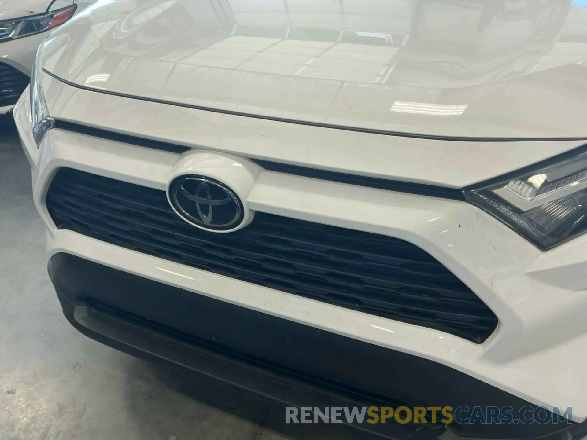 21 Photograph of a damaged car 2T3P1RFV0NC281871 TOYOTA RAV4 2022