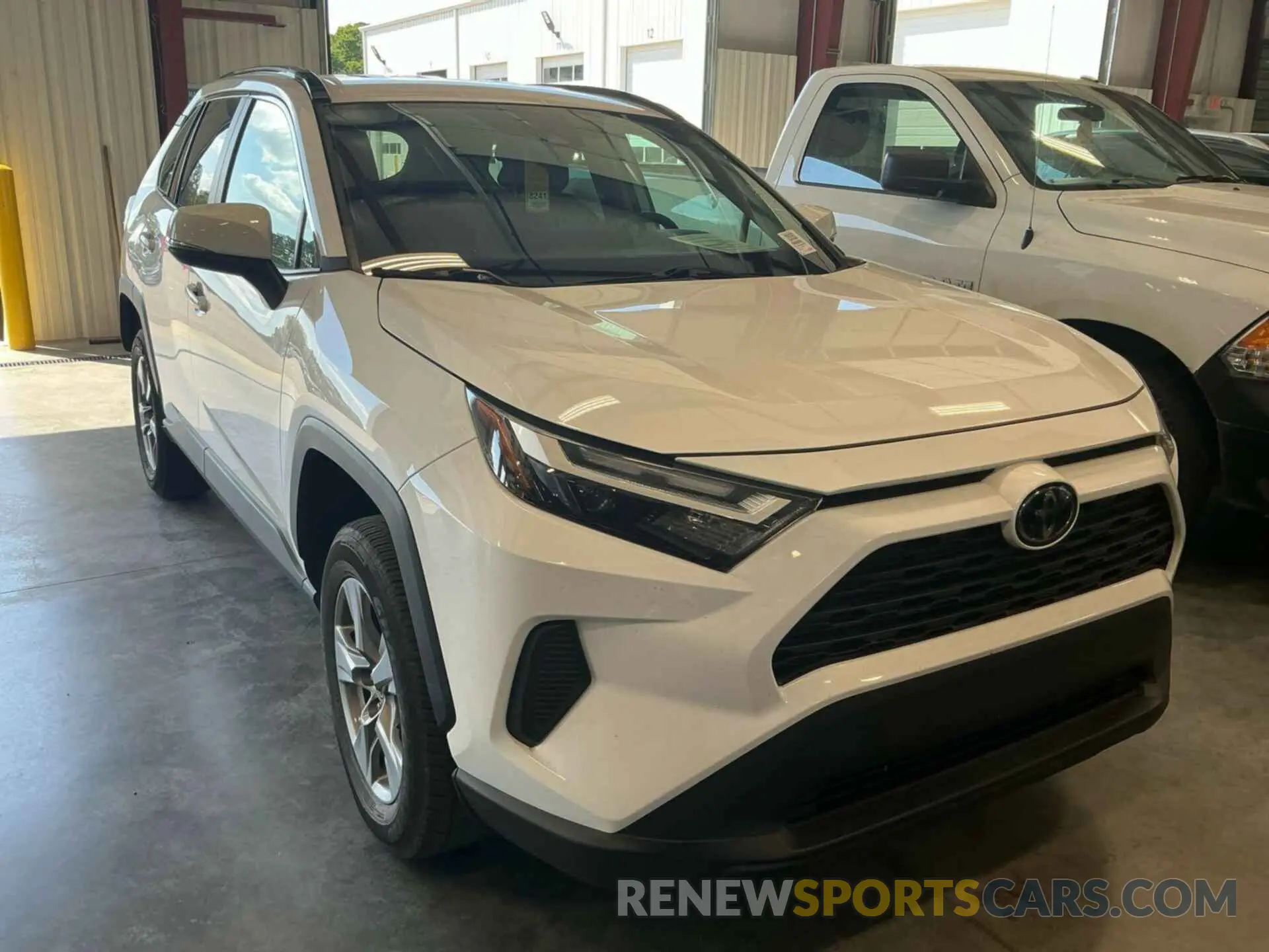 24 Photograph of a damaged car 2T3P1RFV0NC281871 TOYOTA RAV4 2022
