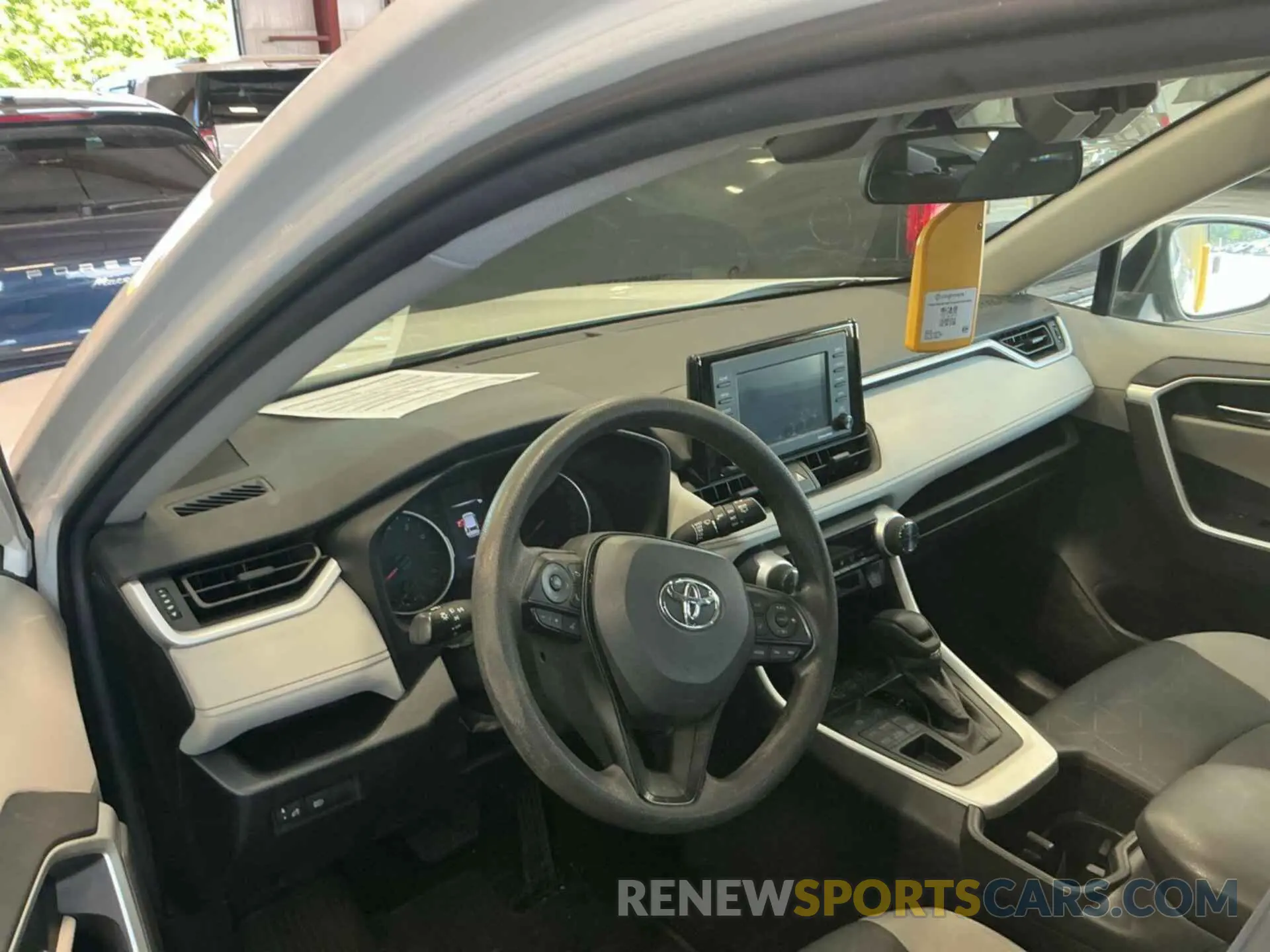 27 Photograph of a damaged car 2T3P1RFV0NC281871 TOYOTA RAV4 2022