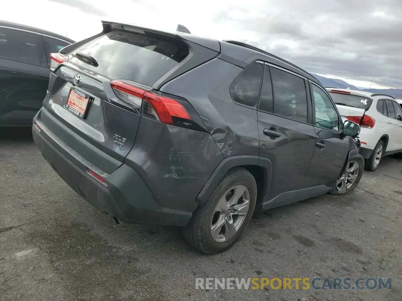 3 Photograph of a damaged car 2T3P1RFV0NC284026 TOYOTA RAV4 2022