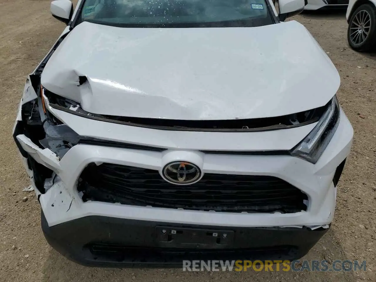 11 Photograph of a damaged car 2T3P1RFV0NC300127 TOYOTA RAV4 2022