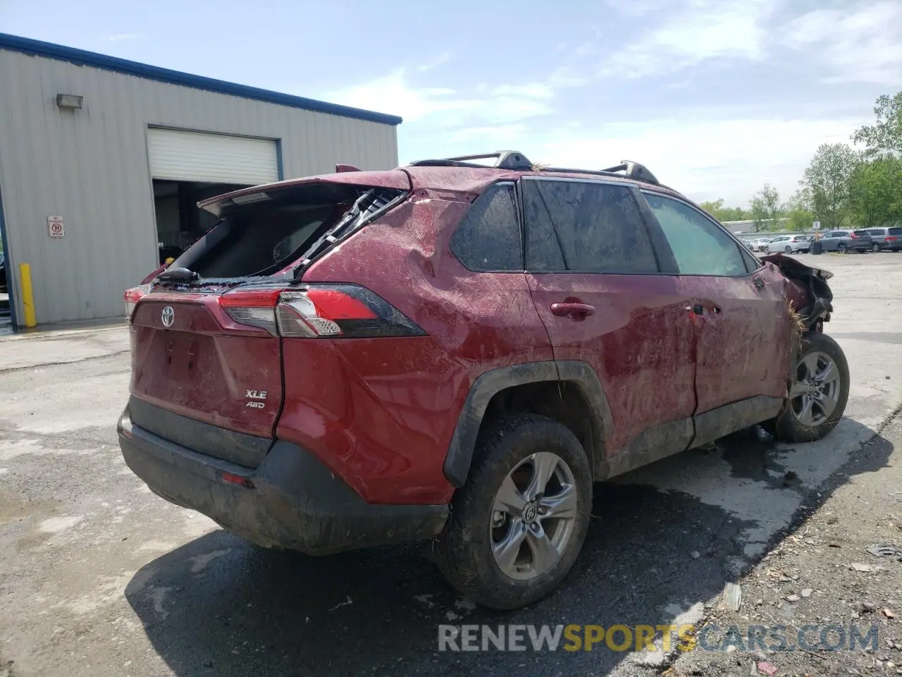 4 Photograph of a damaged car 2T3P1RFV0NW256581 TOYOTA RAV4 2022