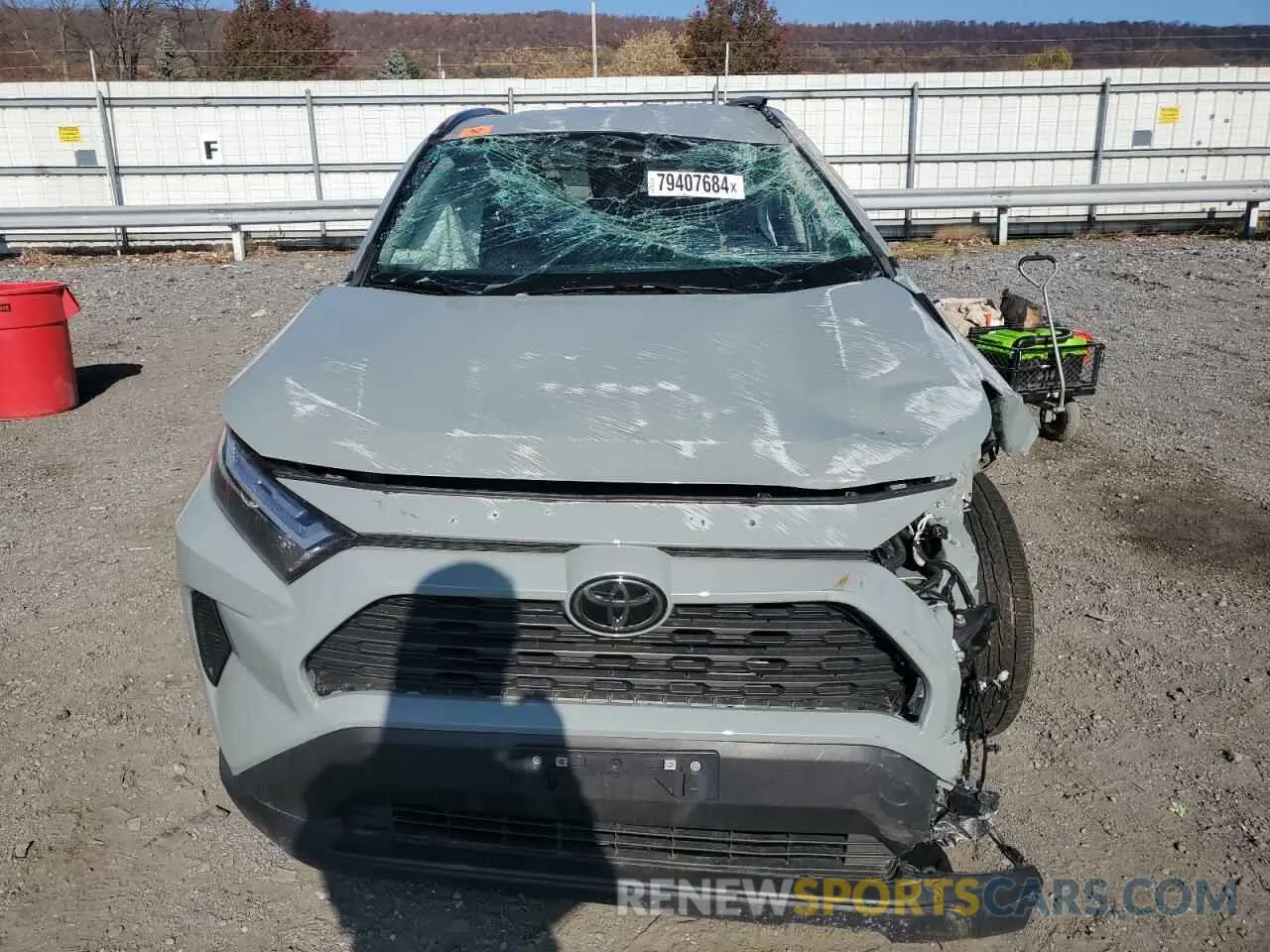5 Photograph of a damaged car 2T3P1RFV0NW284168 TOYOTA RAV4 2022