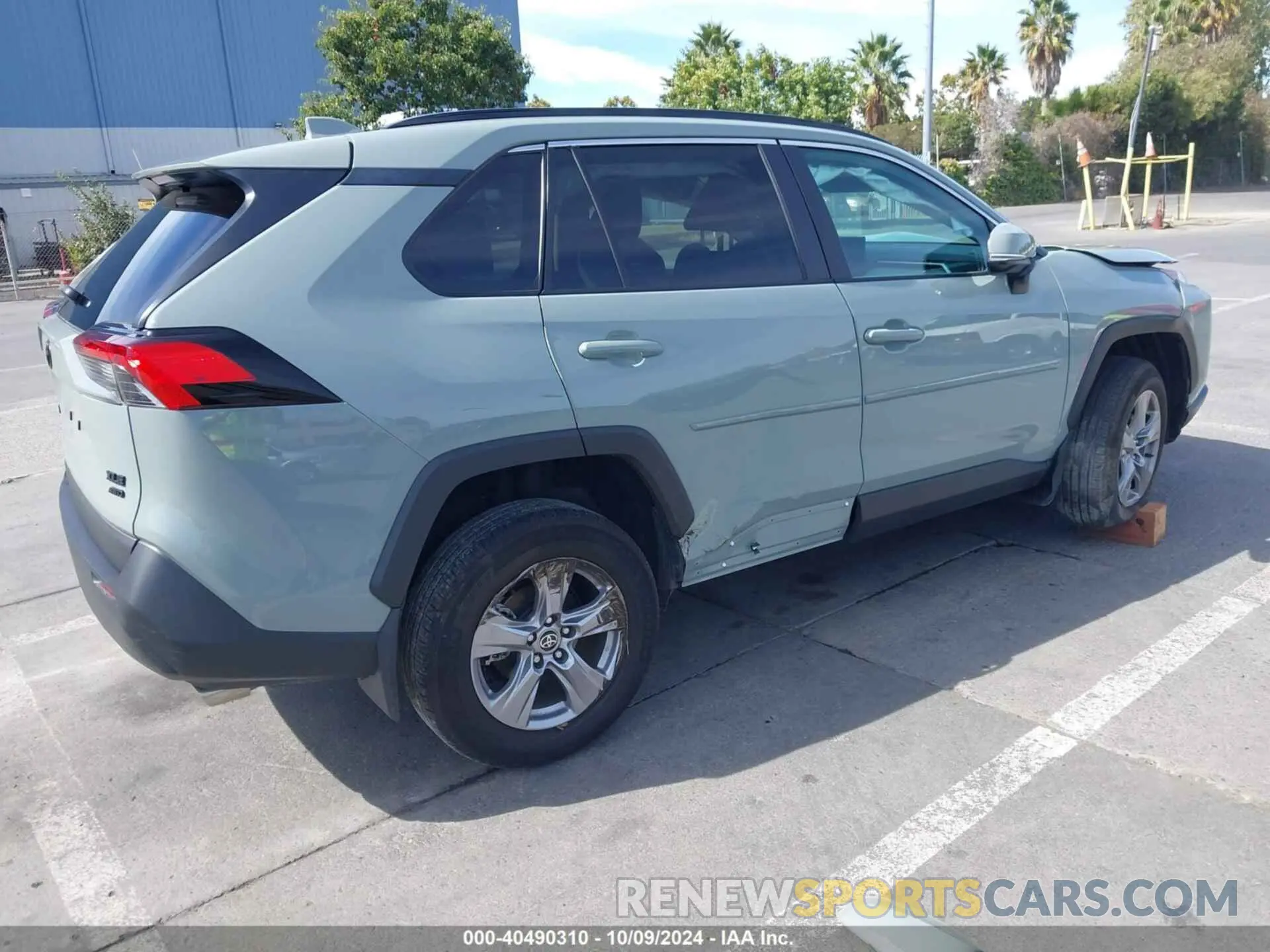 4 Photograph of a damaged car 2T3P1RFV0NW296949 TOYOTA RAV4 2022