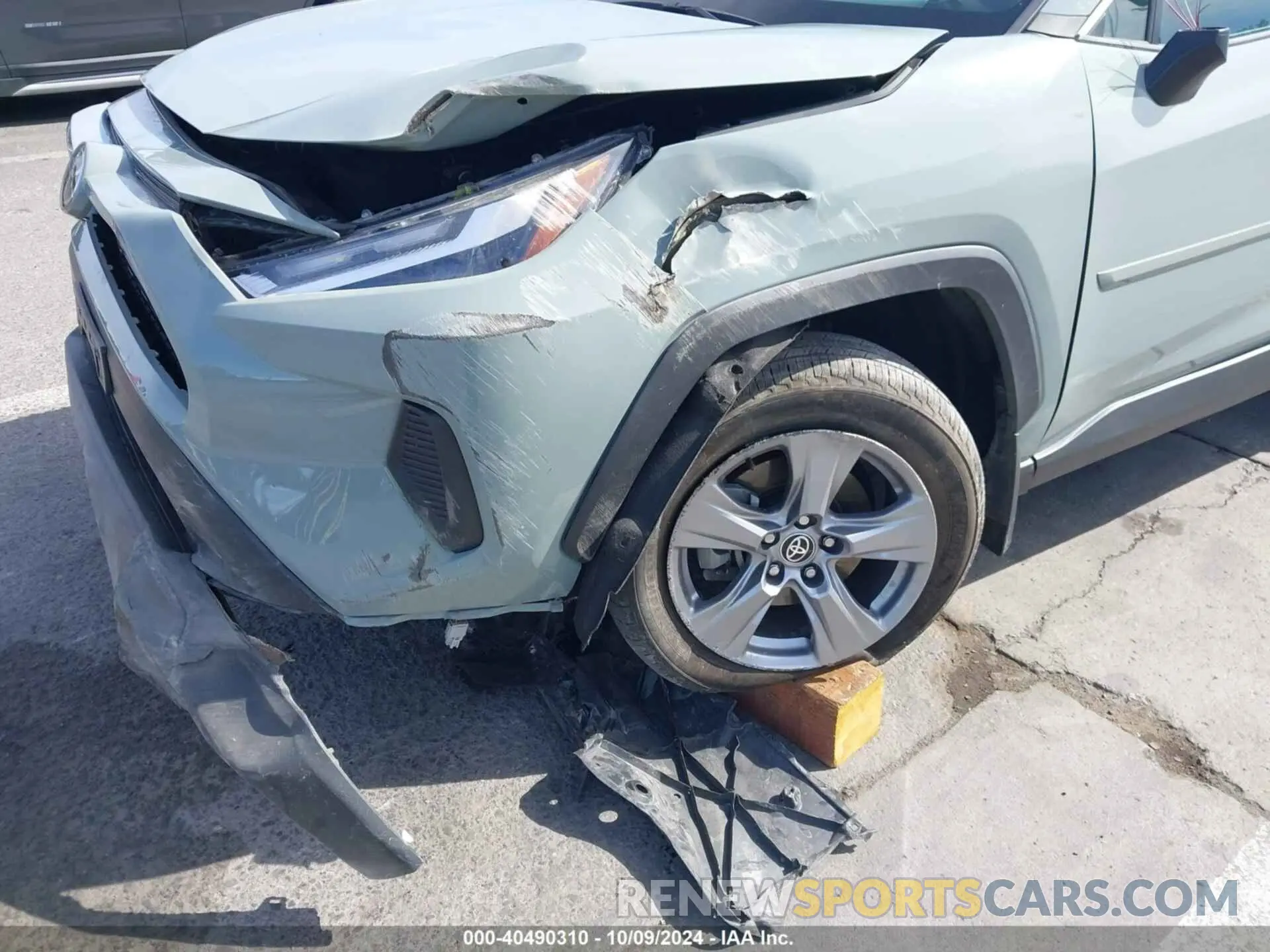 6 Photograph of a damaged car 2T3P1RFV0NW296949 TOYOTA RAV4 2022