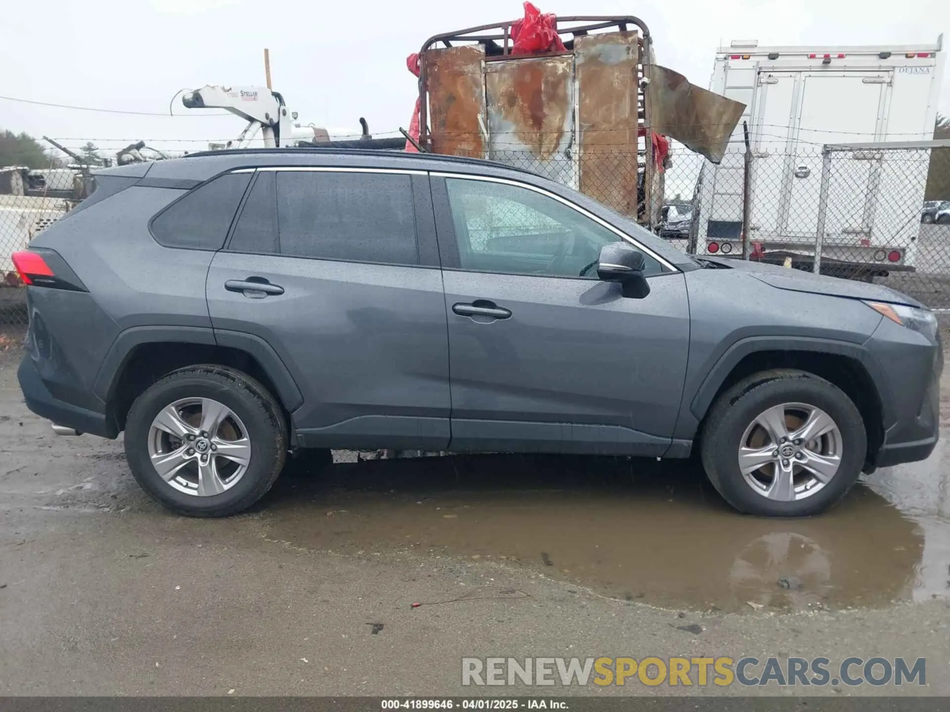 13 Photograph of a damaged car 2T3P1RFV0NW298295 TOYOTA RAV4 2022