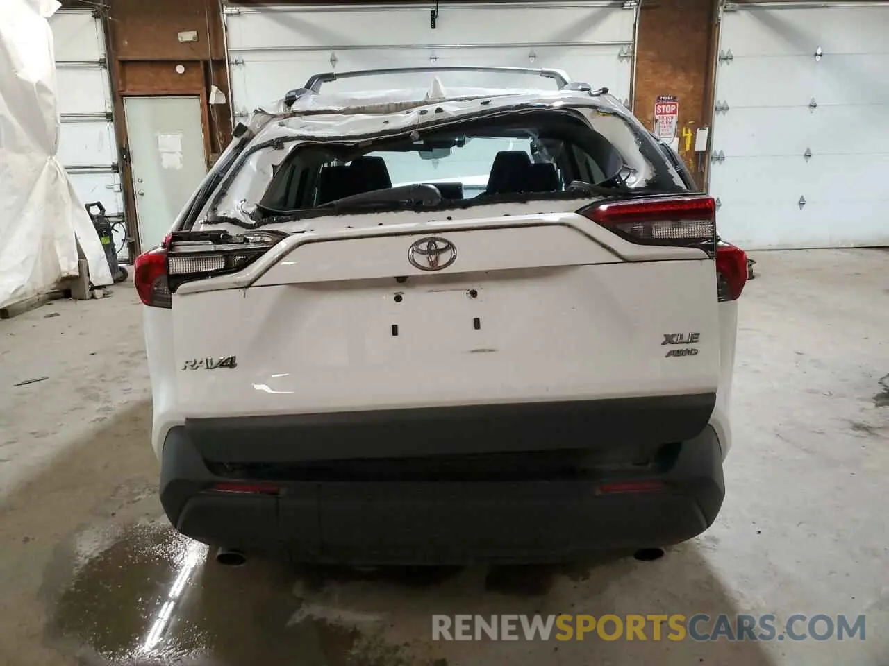 6 Photograph of a damaged car 2T3P1RFV0NW316827 TOYOTA RAV4 2022