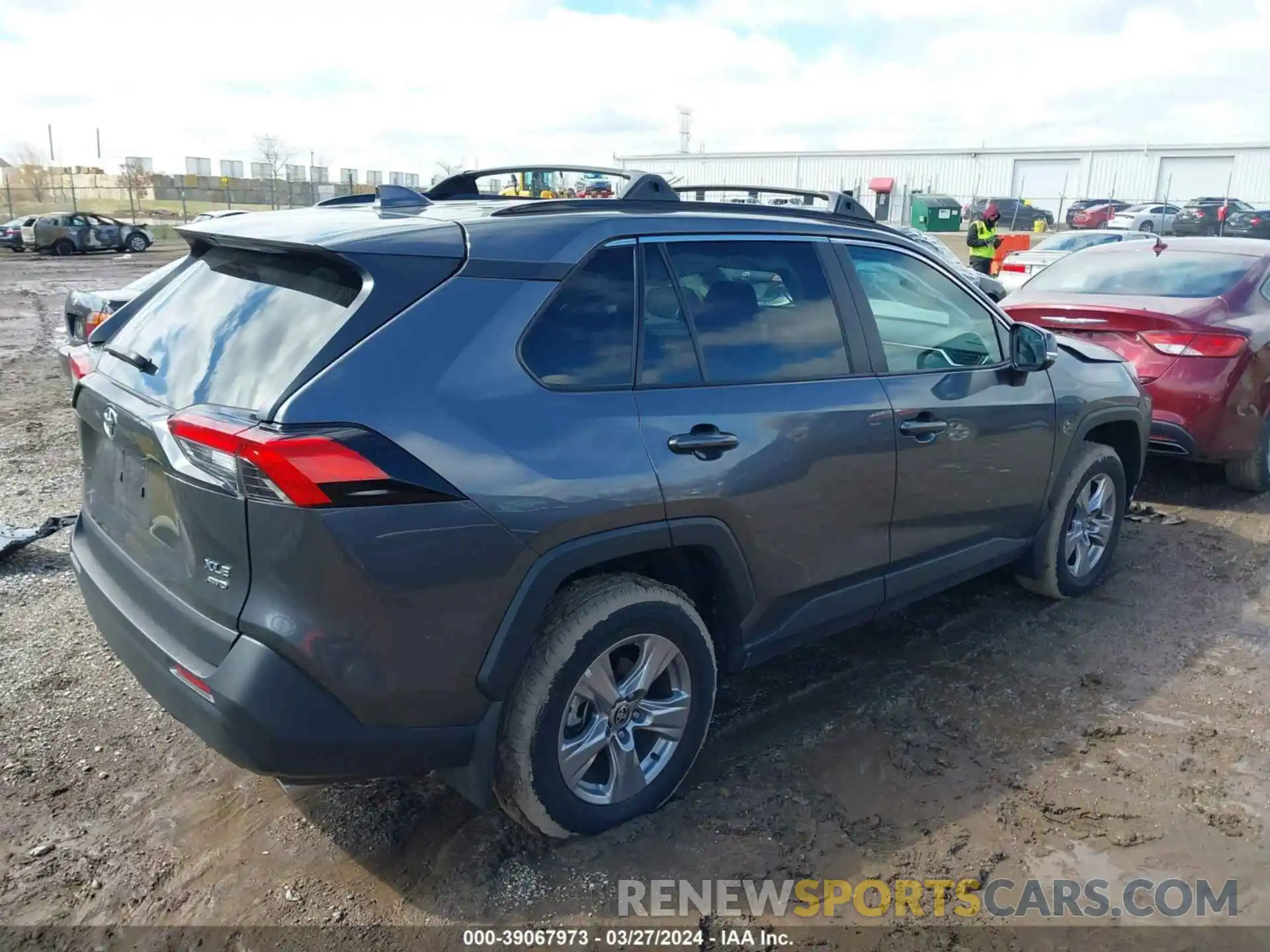 4 Photograph of a damaged car 2T3P1RFV1NC261824 TOYOTA RAV4 2022