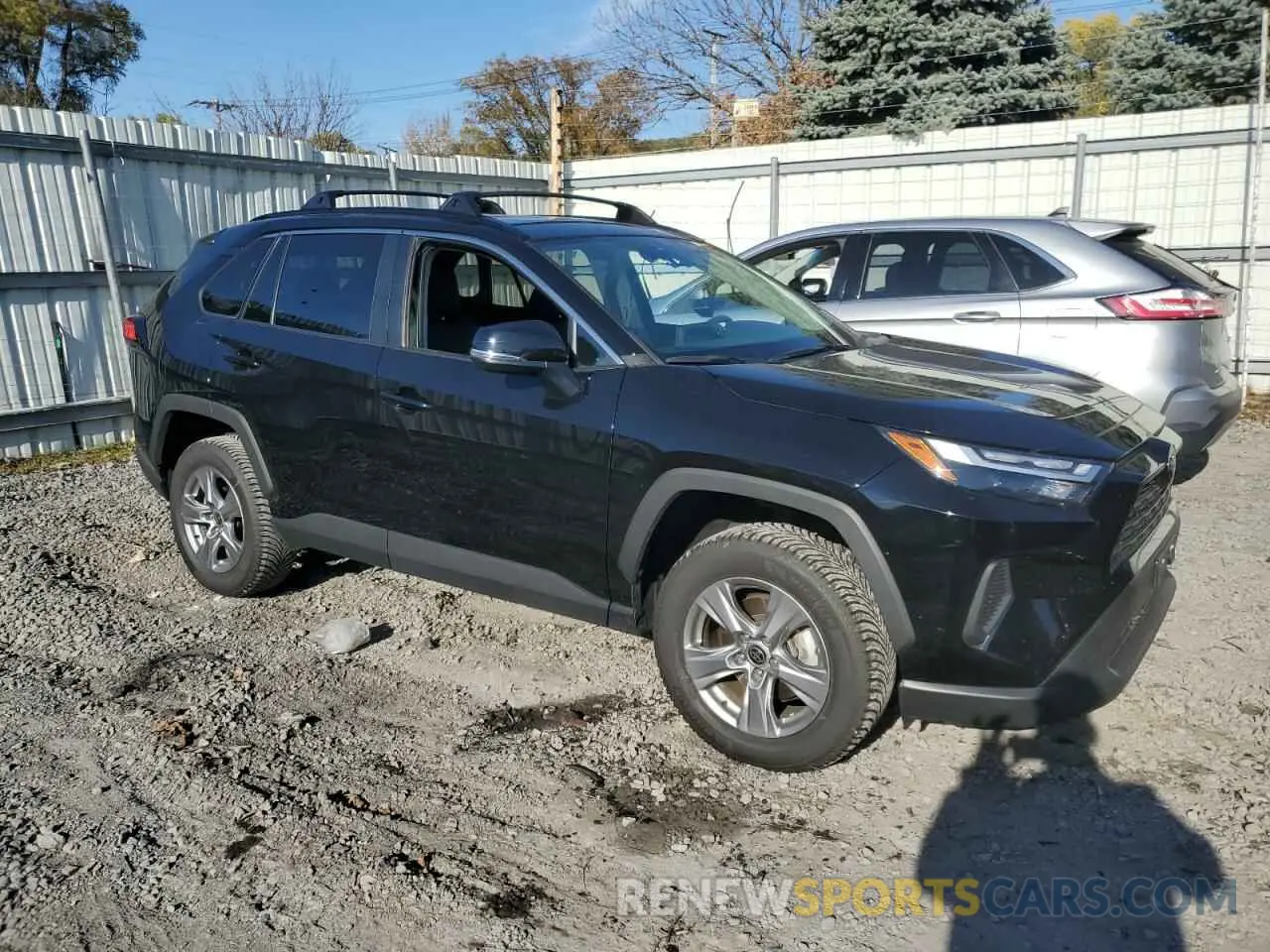 4 Photograph of a damaged car 2T3P1RFV1NC264674 TOYOTA RAV4 2022