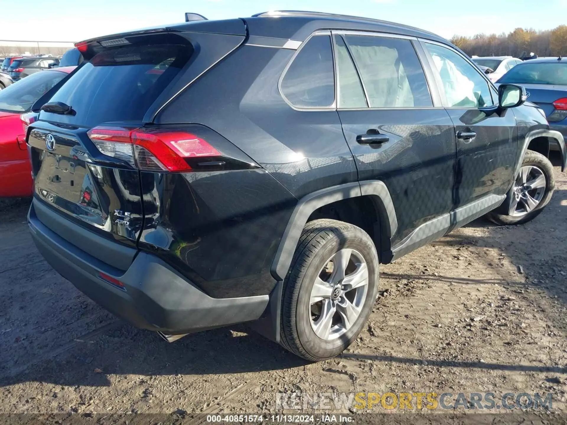 4 Photograph of a damaged car 2T3P1RFV1NC271219 TOYOTA RAV4 2022
