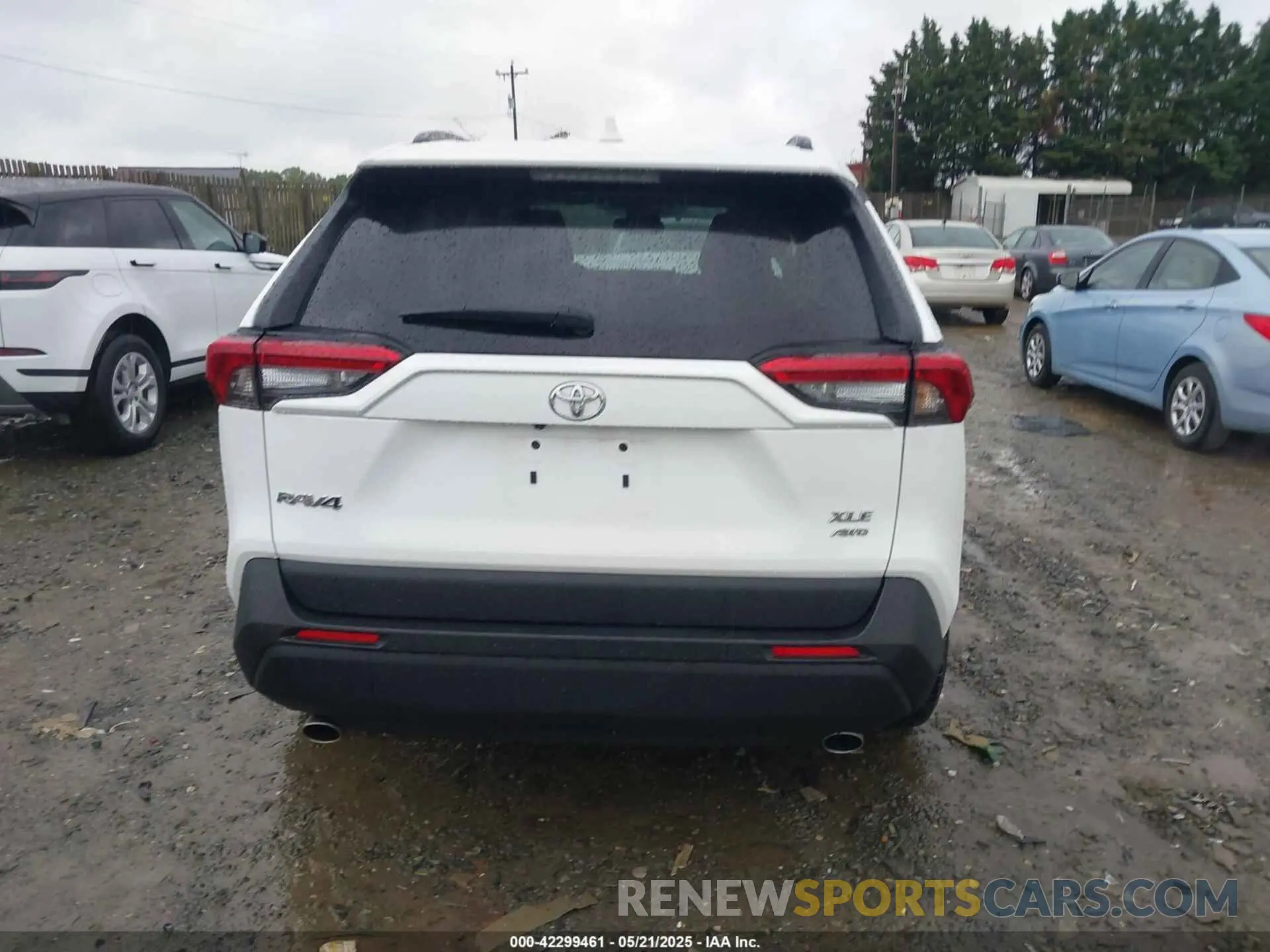 16 Photograph of a damaged car 2T3P1RFV1NC275822 TOYOTA RAV4 2022
