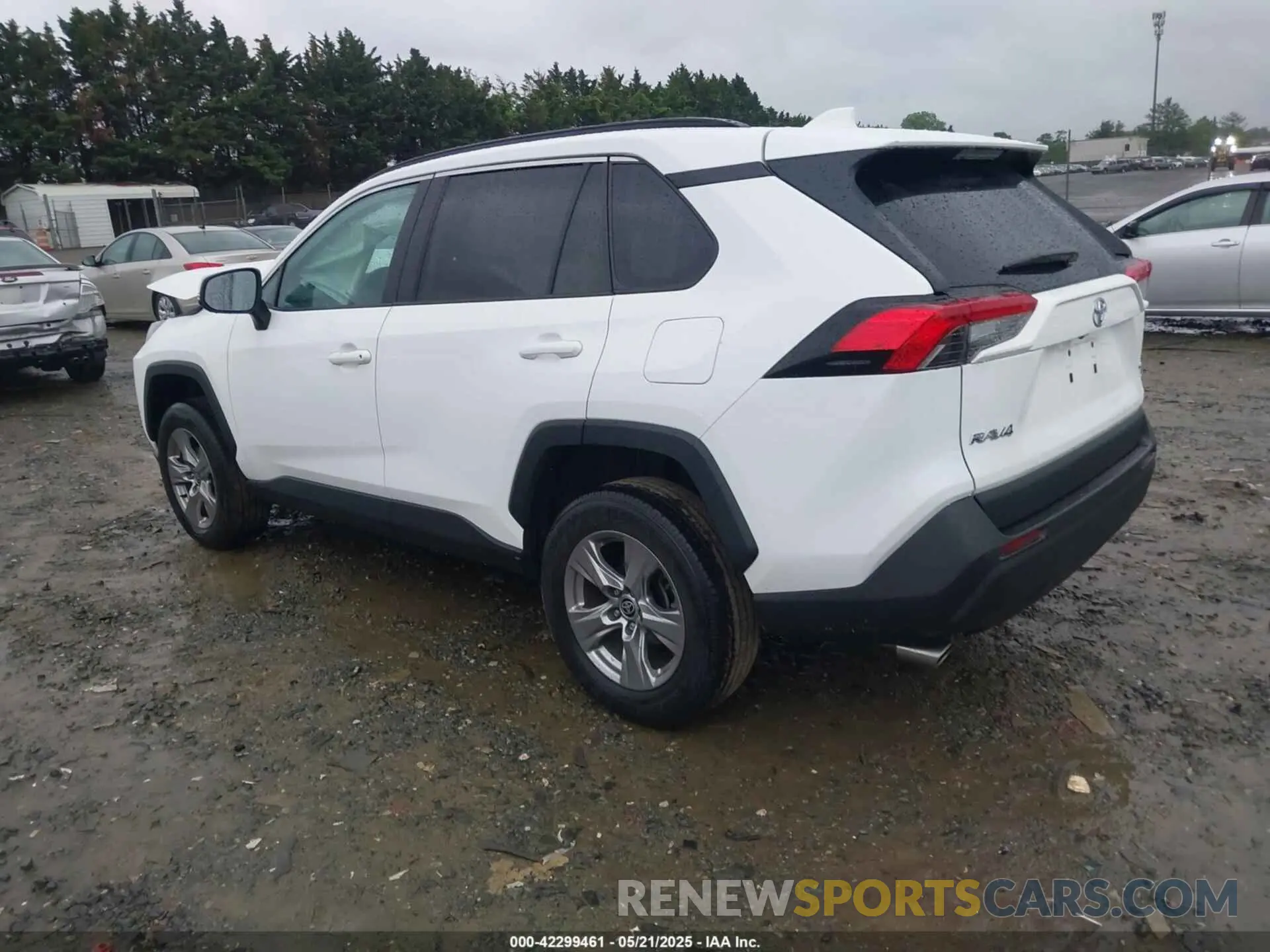 3 Photograph of a damaged car 2T3P1RFV1NC275822 TOYOTA RAV4 2022