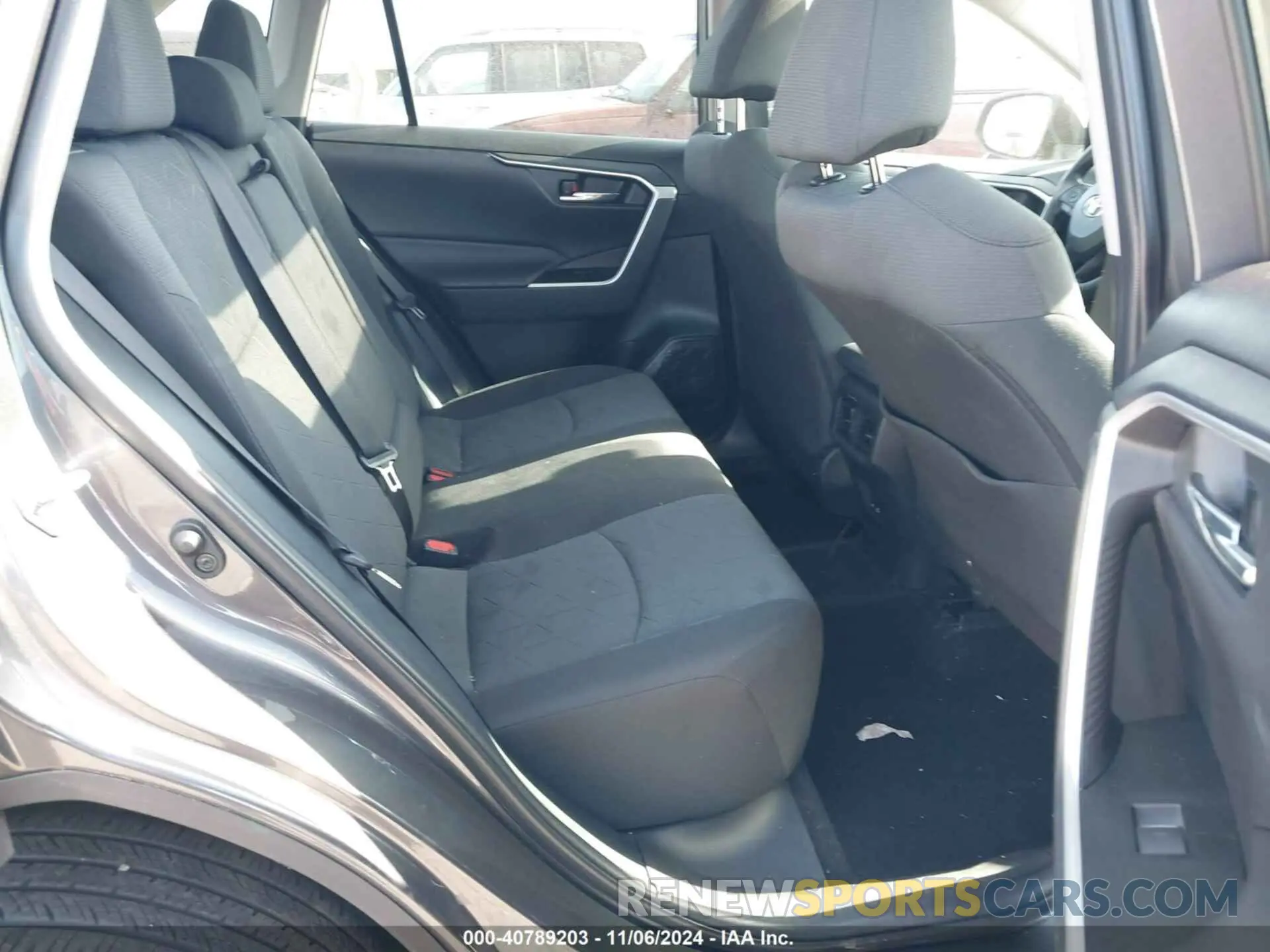 8 Photograph of a damaged car 2T3P1RFV1NC294404 TOYOTA RAV4 2022