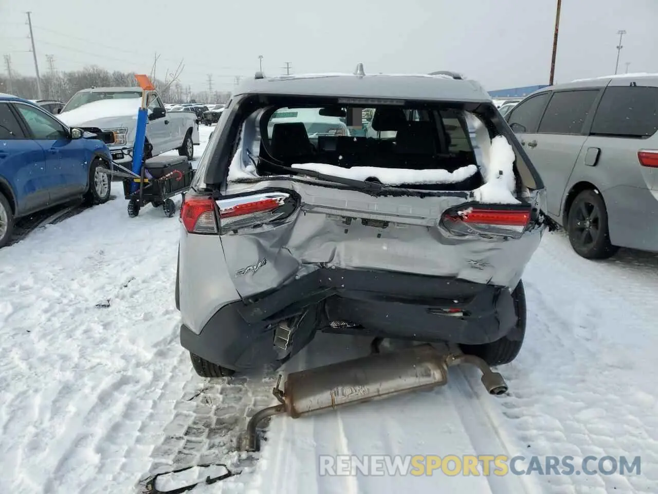 6 Photograph of a damaged car 2T3P1RFV1NC305658 TOYOTA RAV4 2022